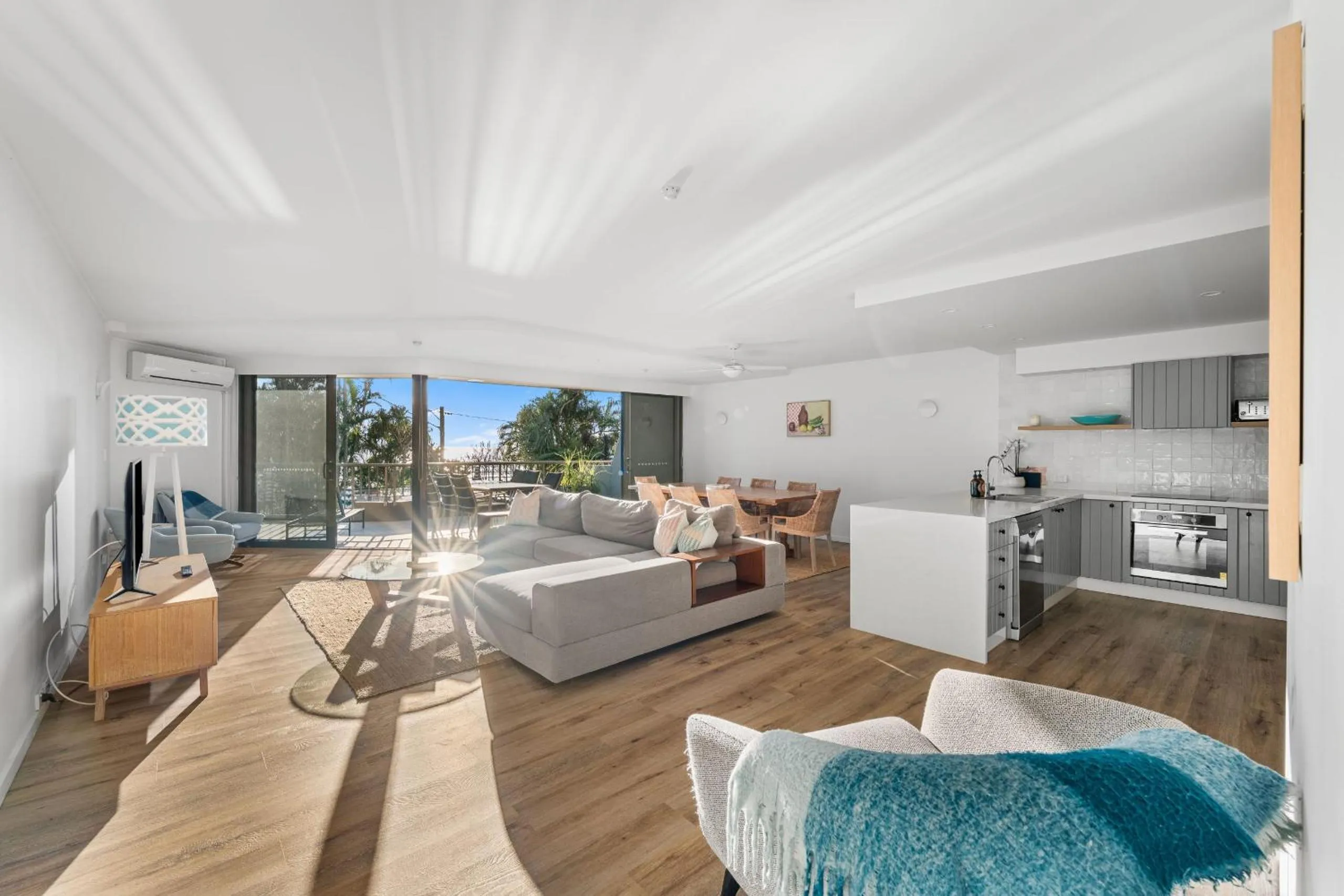 Living room in The Rocks Resort - Official