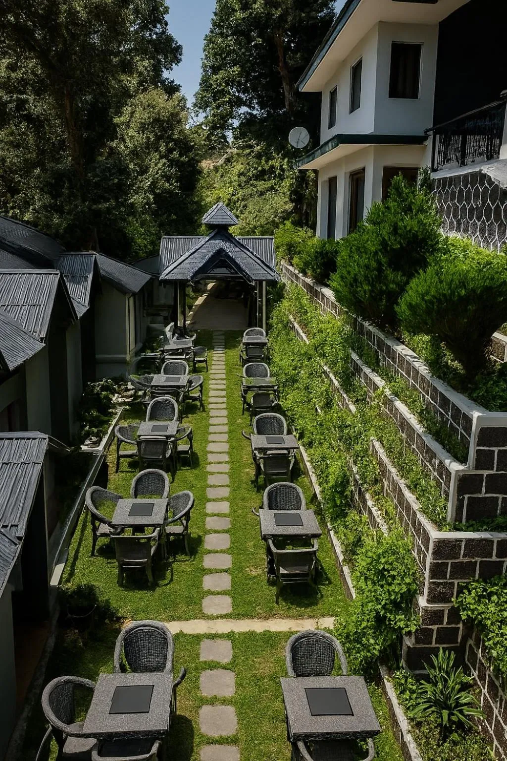 Restaurant/places to eat in Vilasa Lall Ji Resort