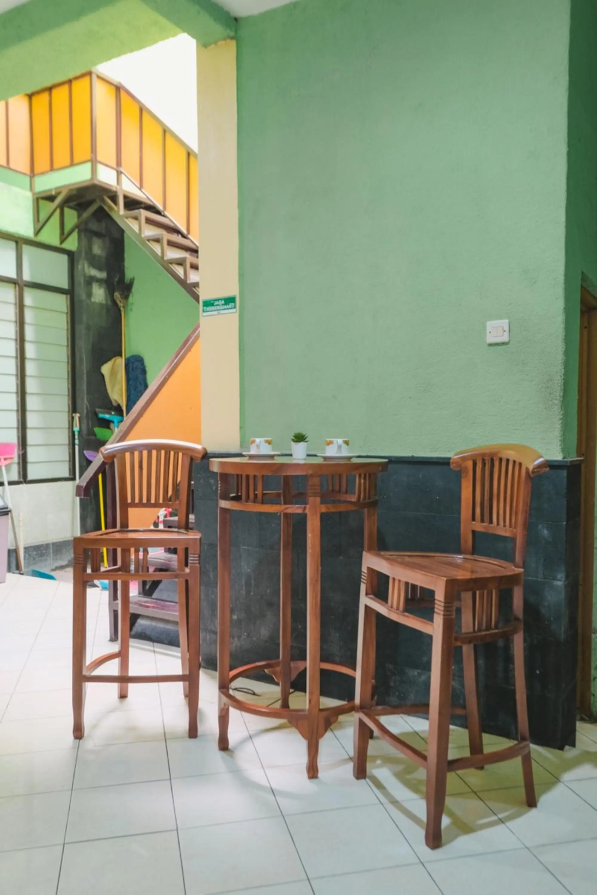 Seating area in Homestay Simply Homy Jogja dekat Gembiraloka Zoo