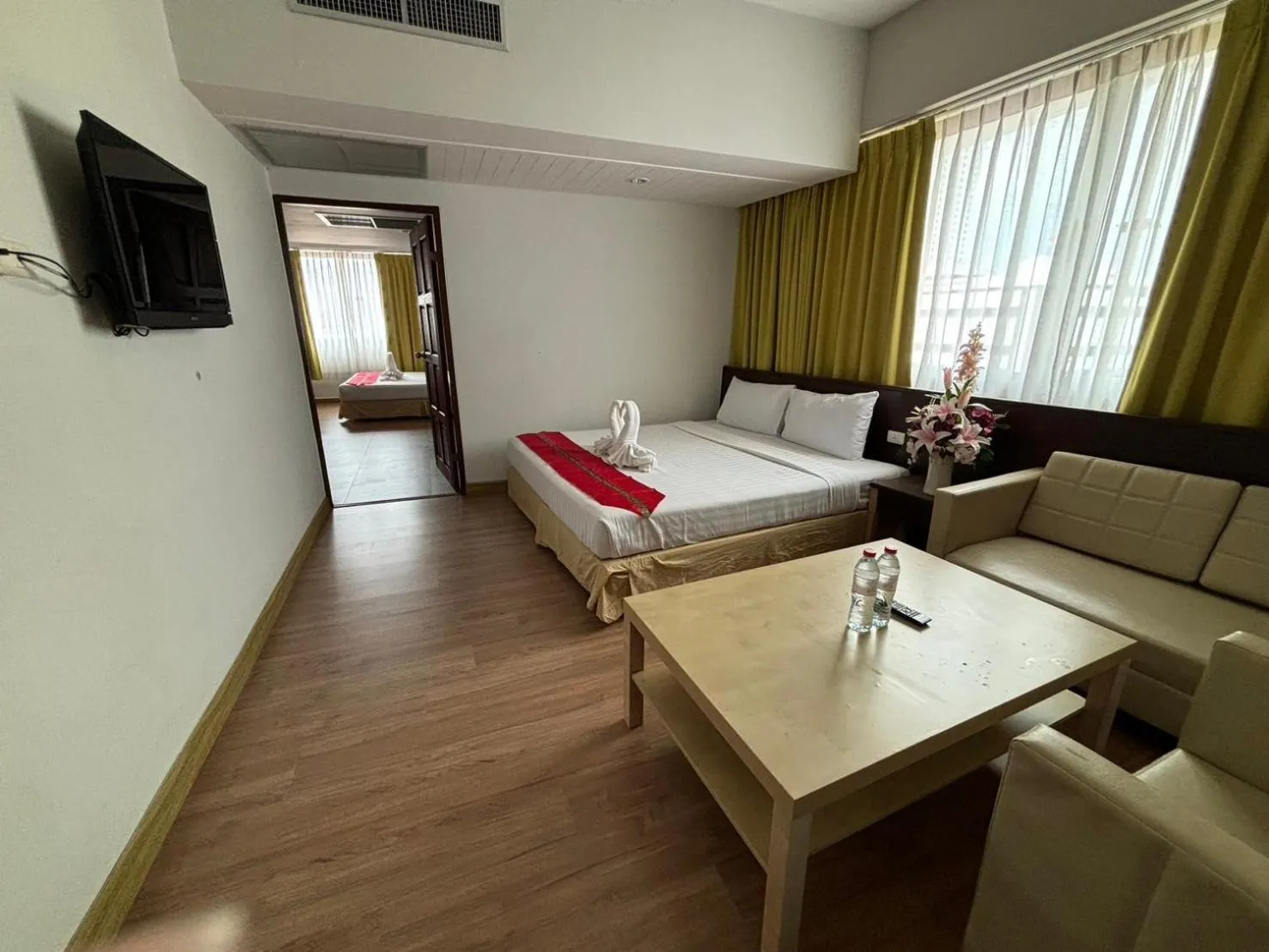 Bed in Aloha Hatyai Hotel