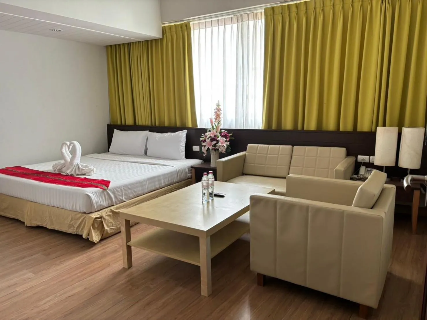 Bed in Aloha Hatyai Hotel