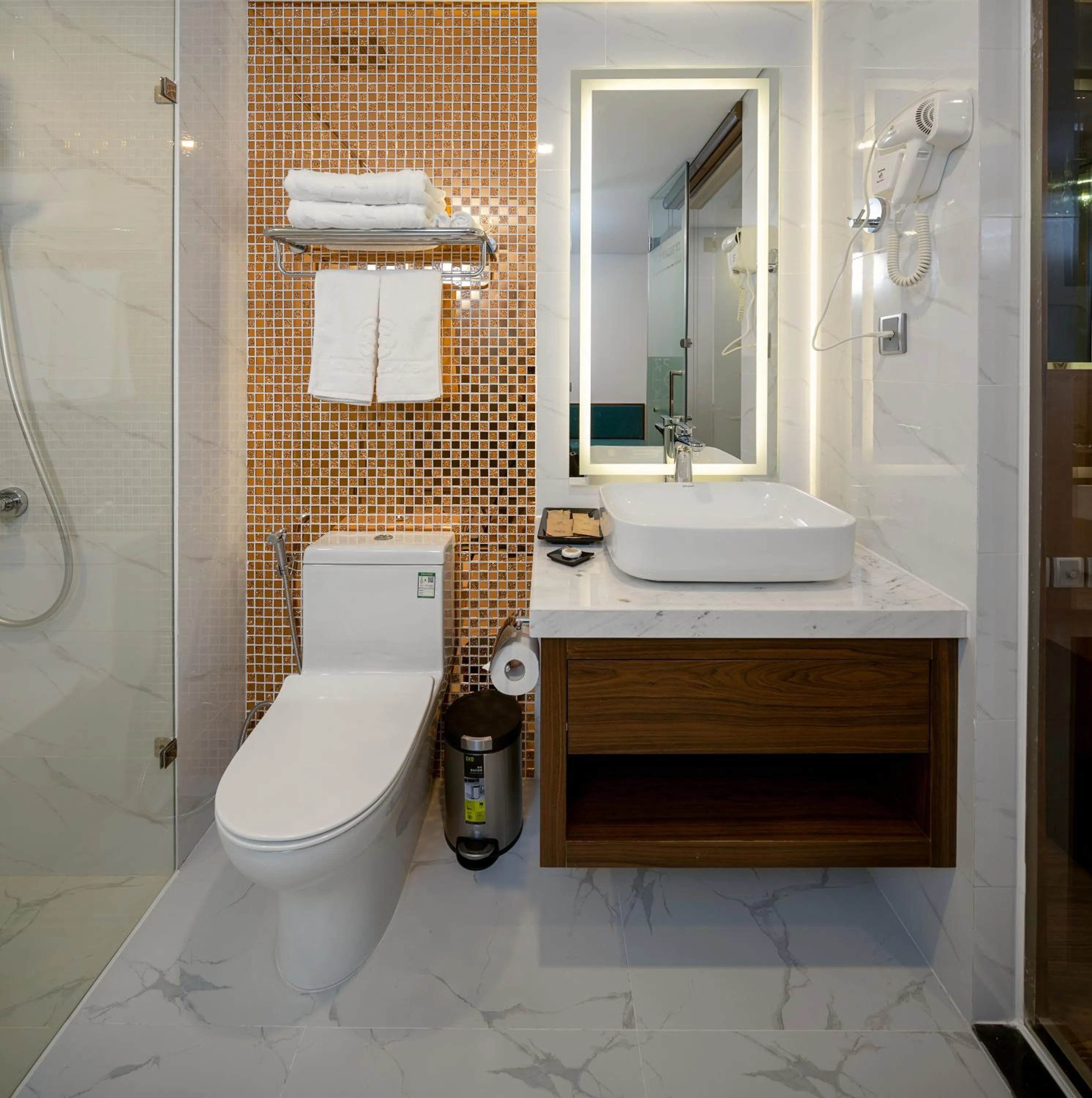 Toilet in CN Palace Boutique Hotel & Spa