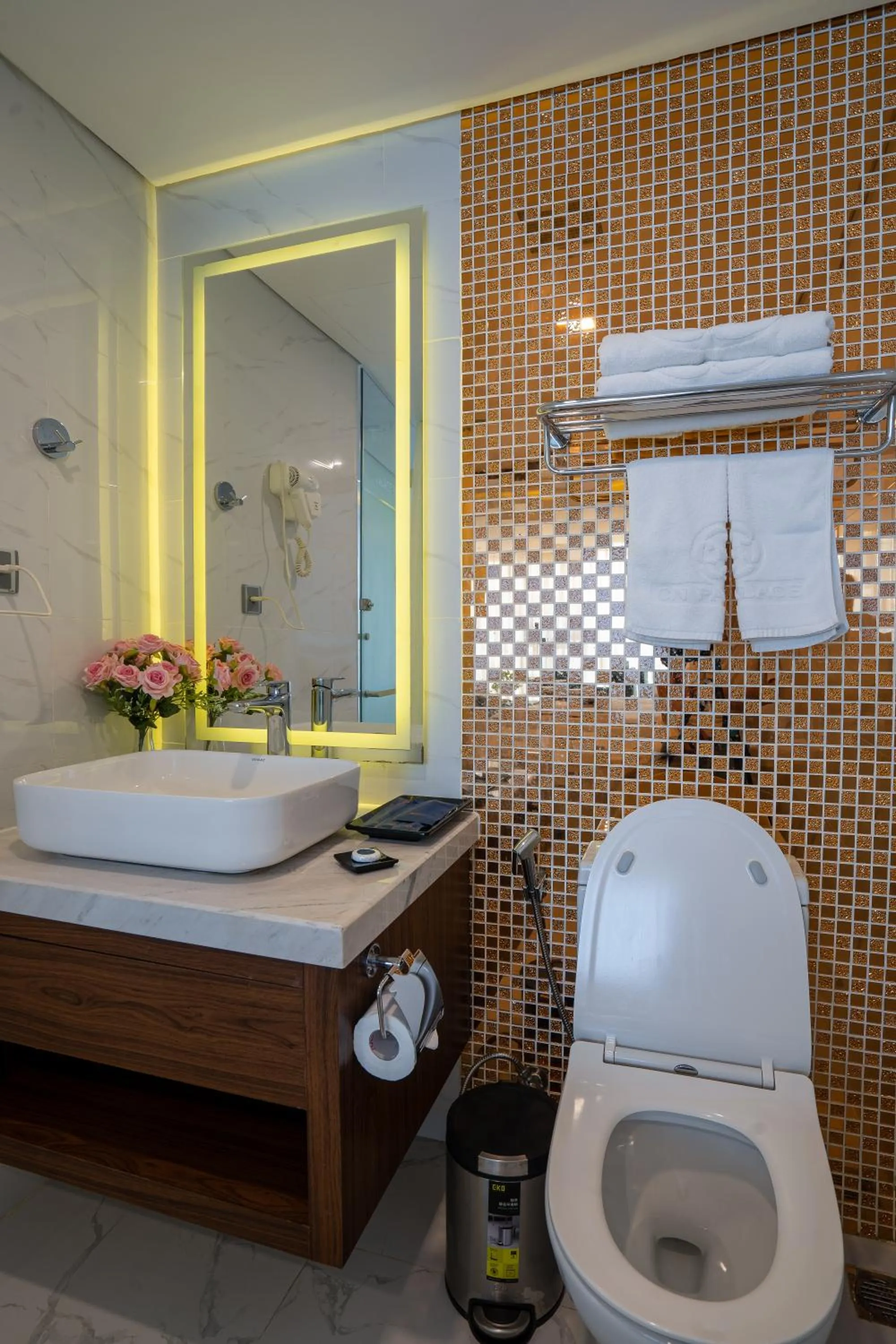 Toilet in CN Palace Boutique Hotel & Spa