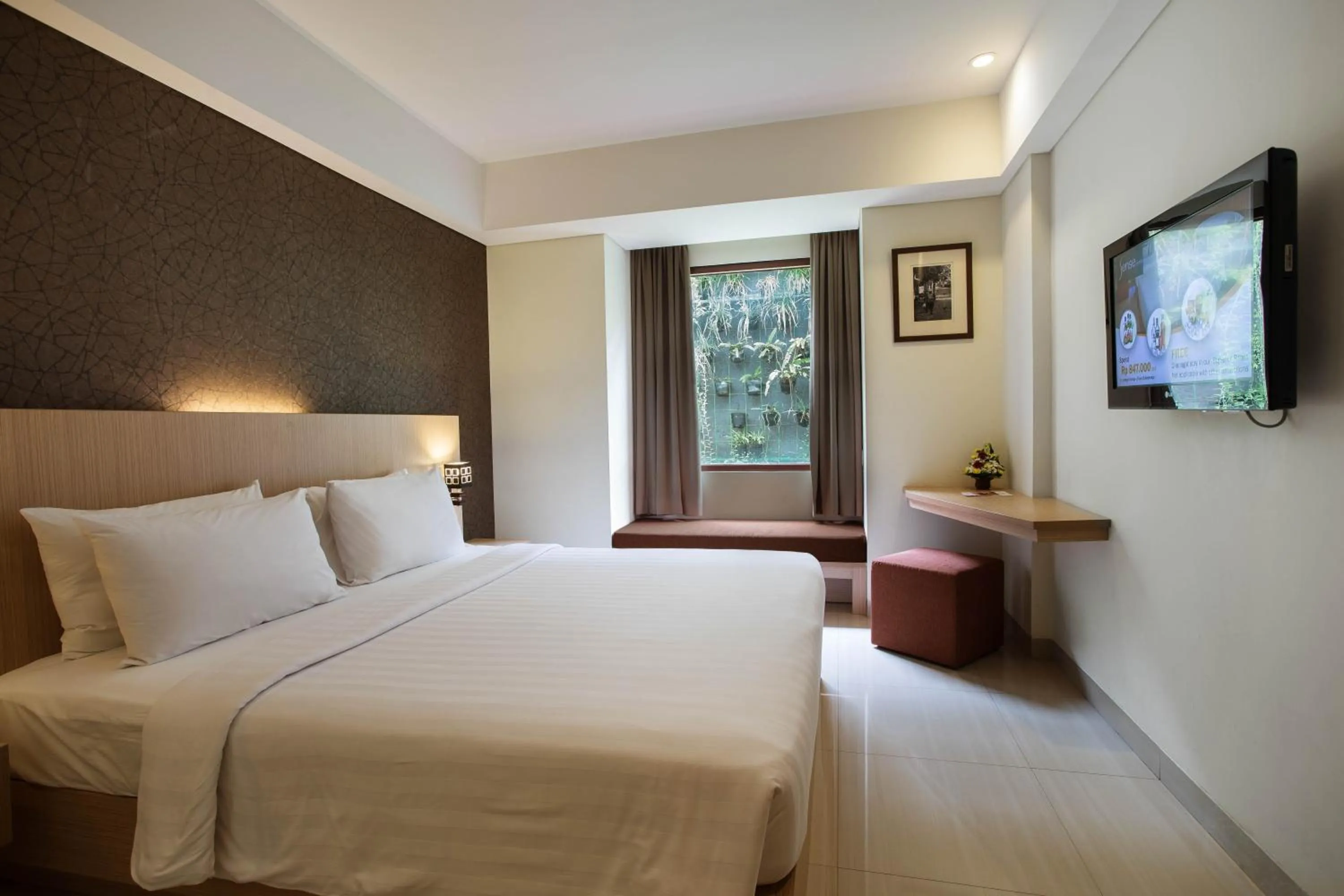 Bedroom, Bed in Sense Sunset Hotel Seminyak