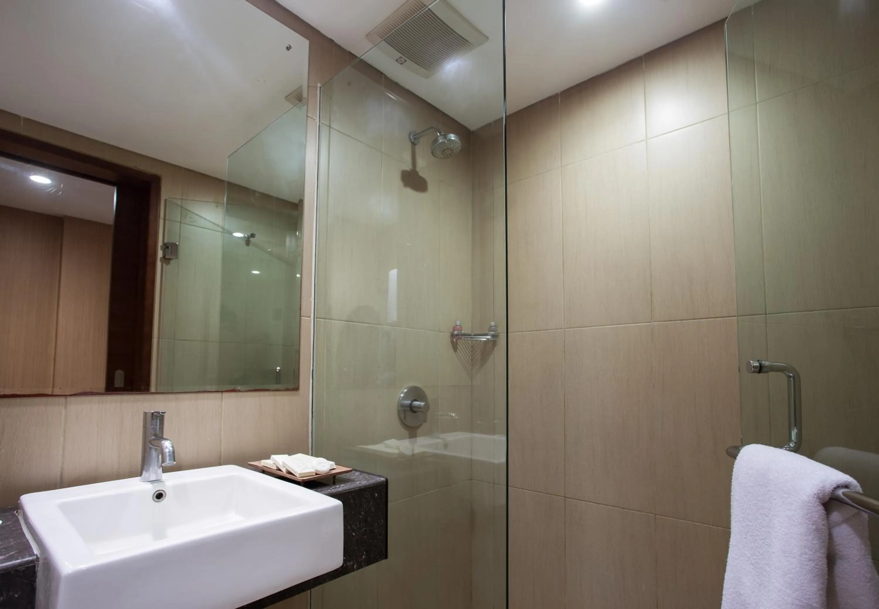 Bathroom in Sense Sunset Hotel Seminyak