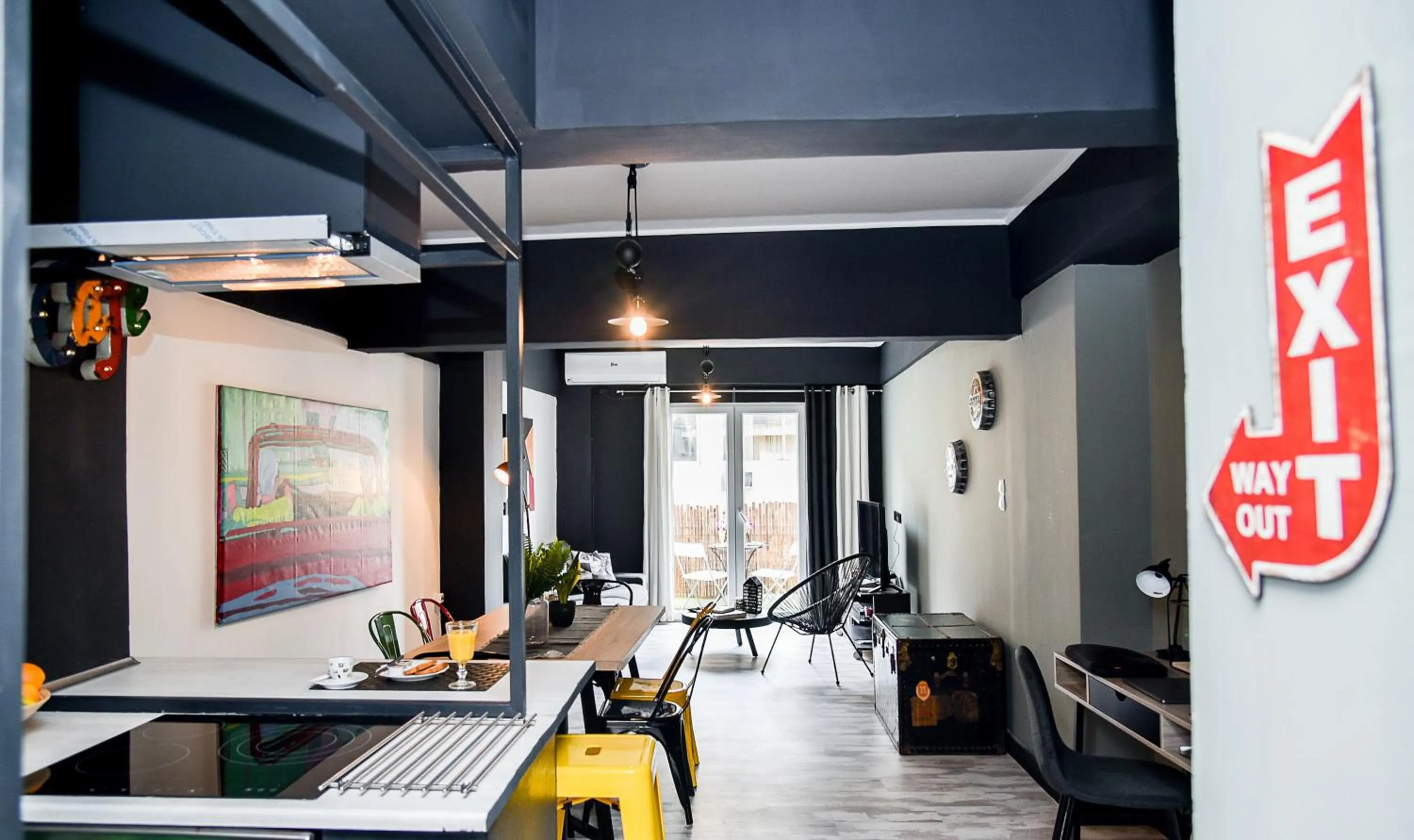 Home Plus Psirri Apartment