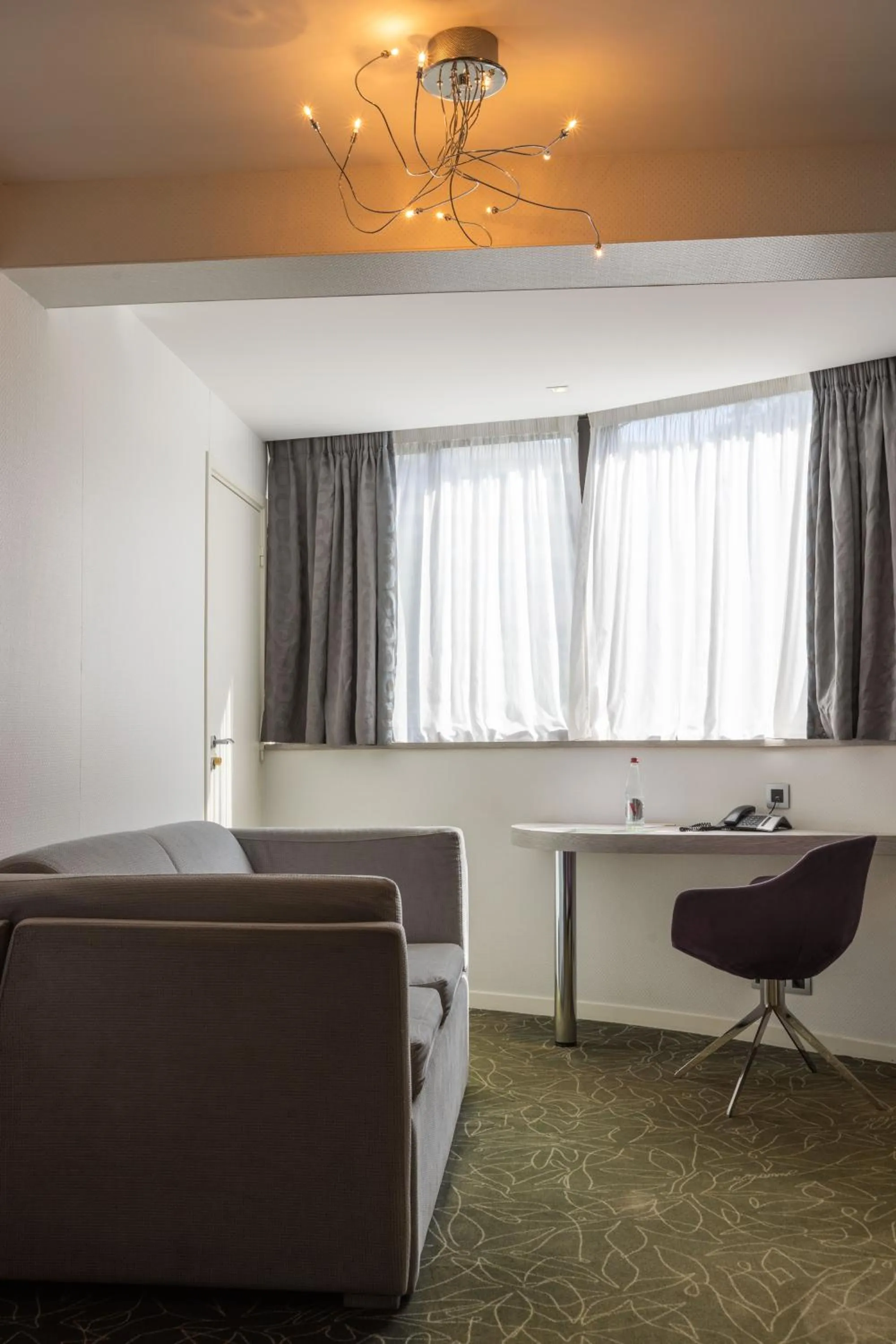 Bedroom in Cézanne Hôtel