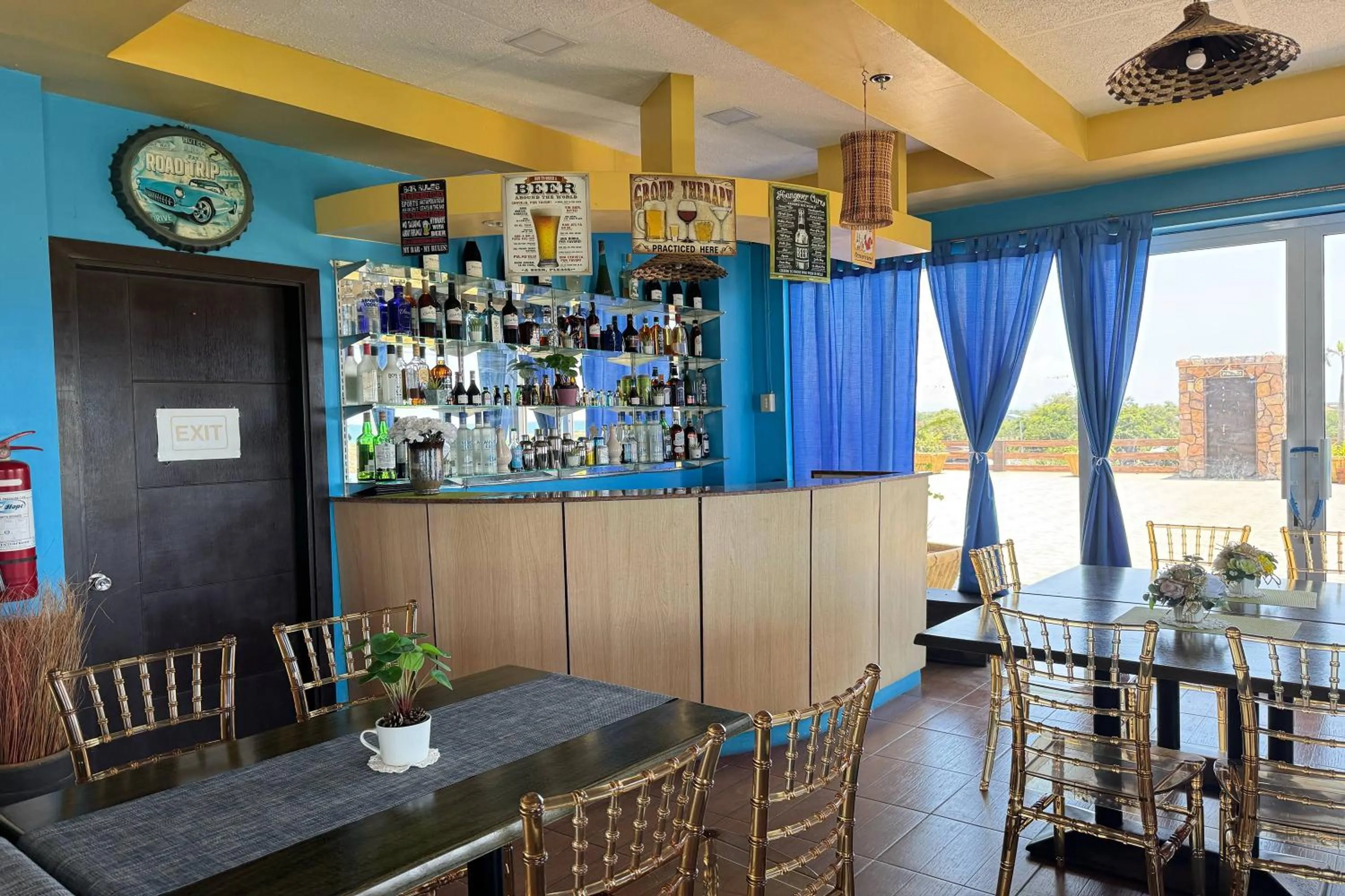 Lounge or bar in OveMar Resort Hotel near Vigan