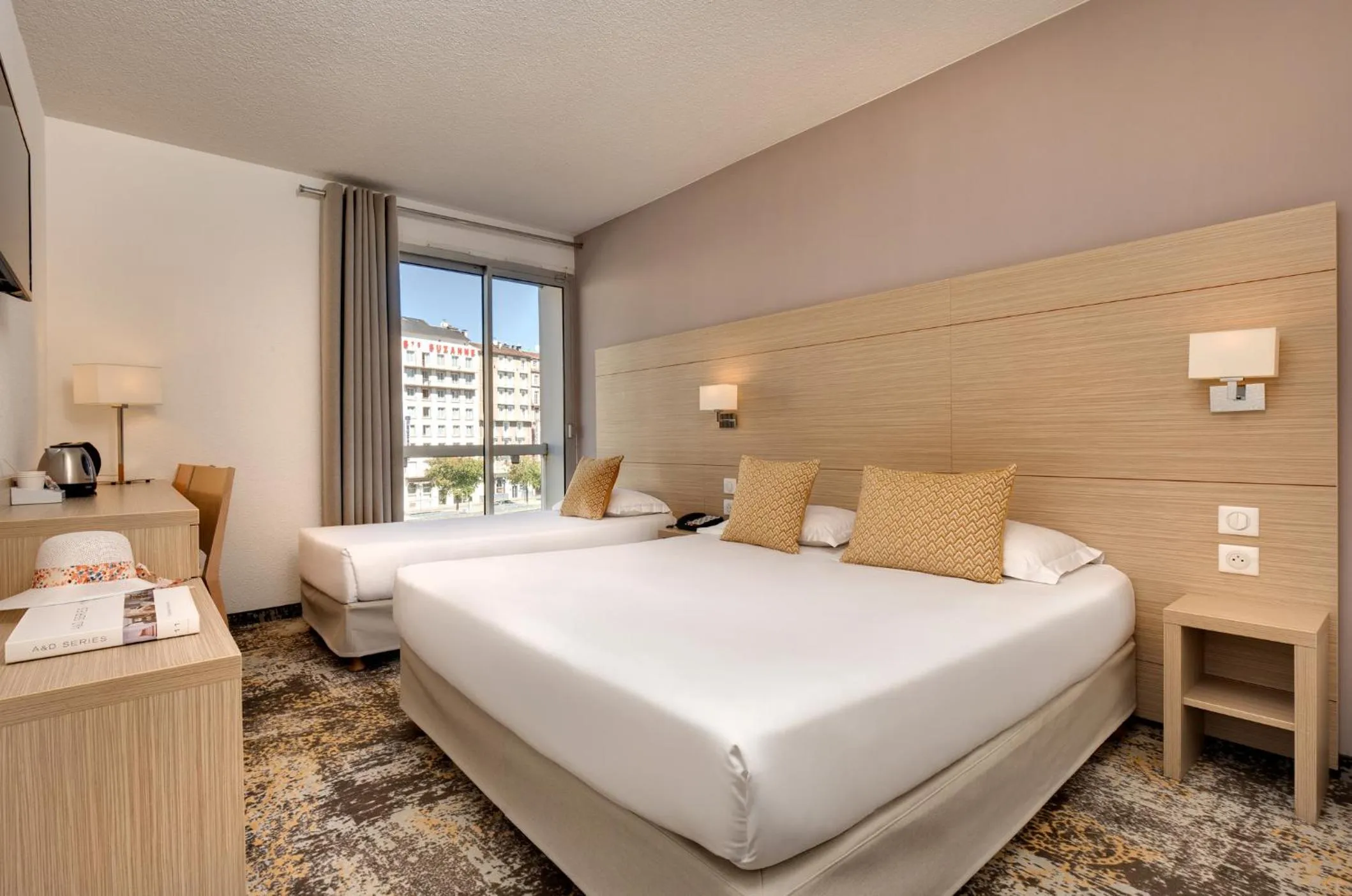 Photo of the whole room, Bed in Hôtel Le Méditerranée