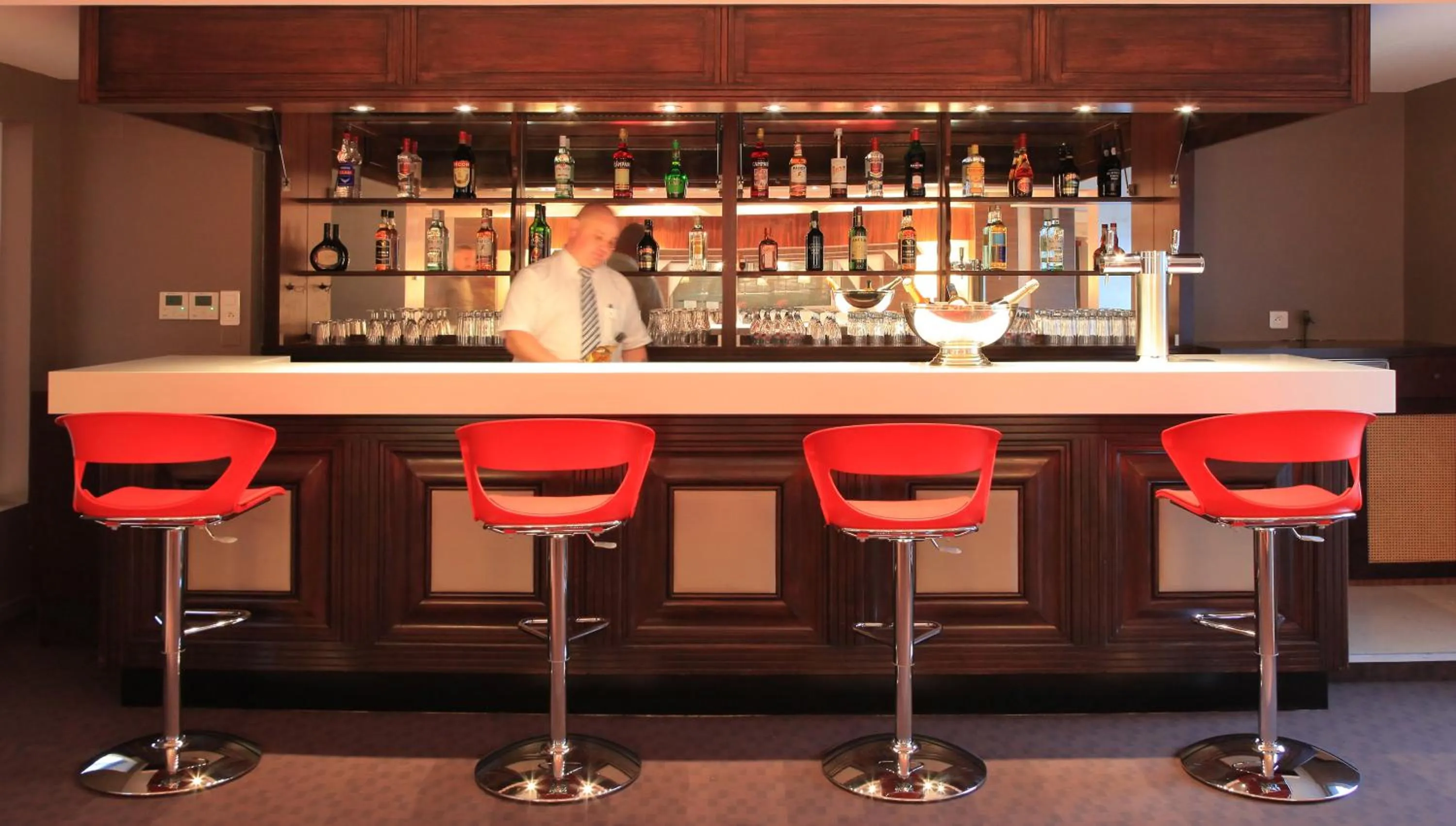 Staff in Hôtel Le Méditerranée