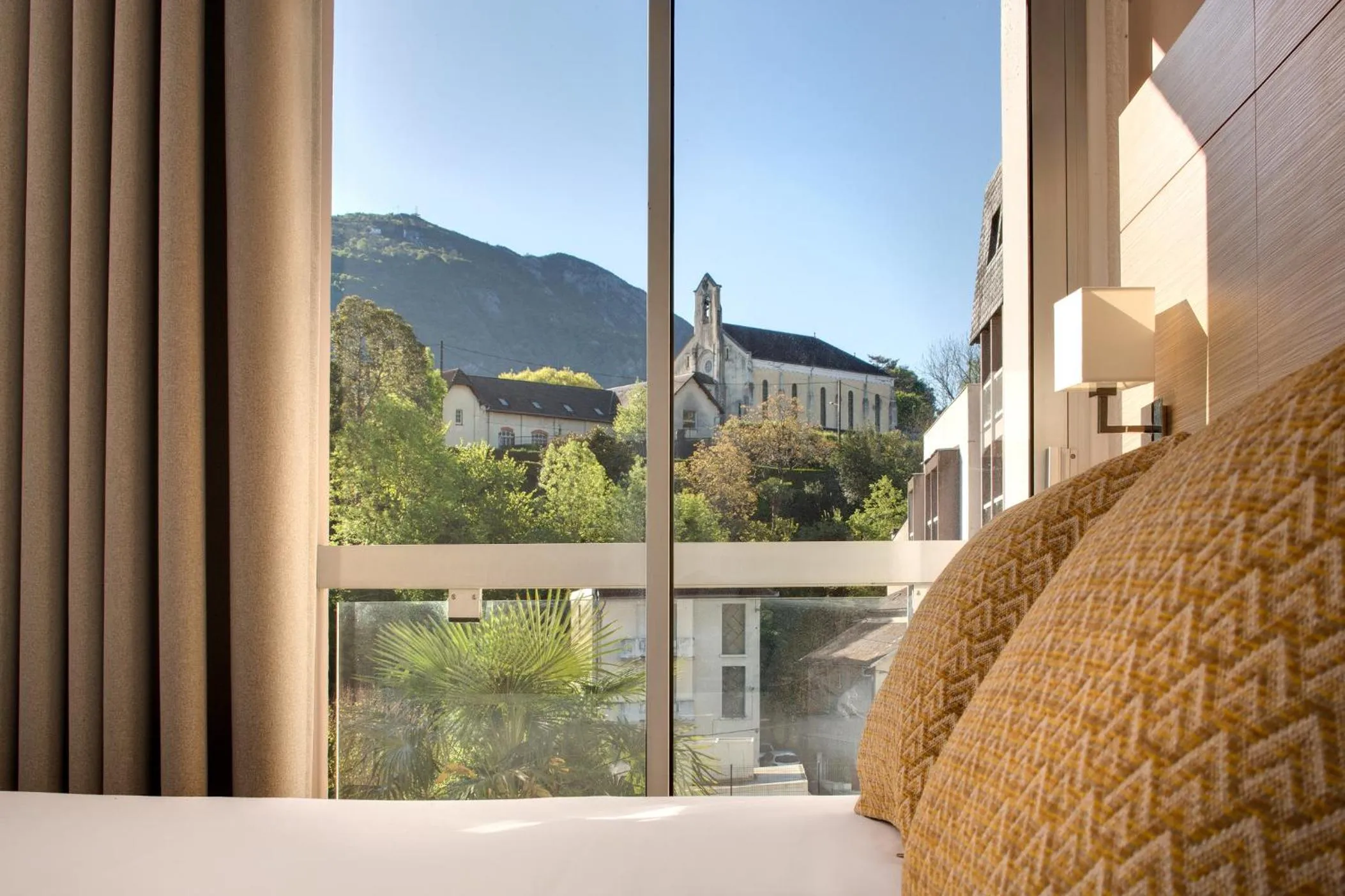 Photo of the whole room in Hôtel Le Méditerranée