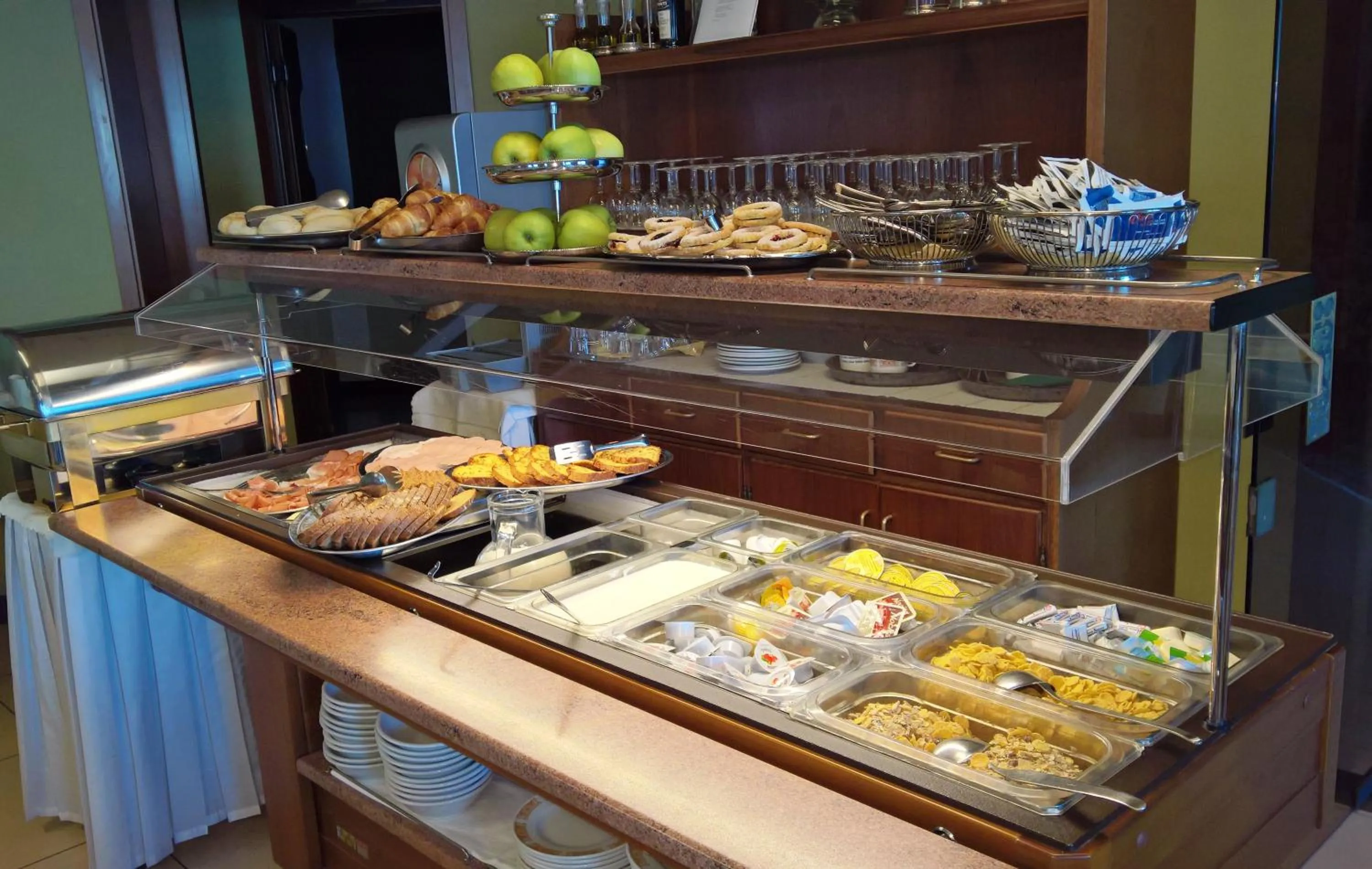 Buffet breakfast in Hotel Nike