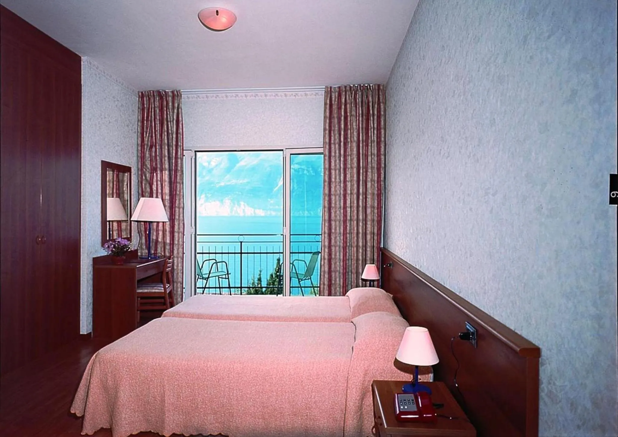 Day, Bed in Hotel Nike