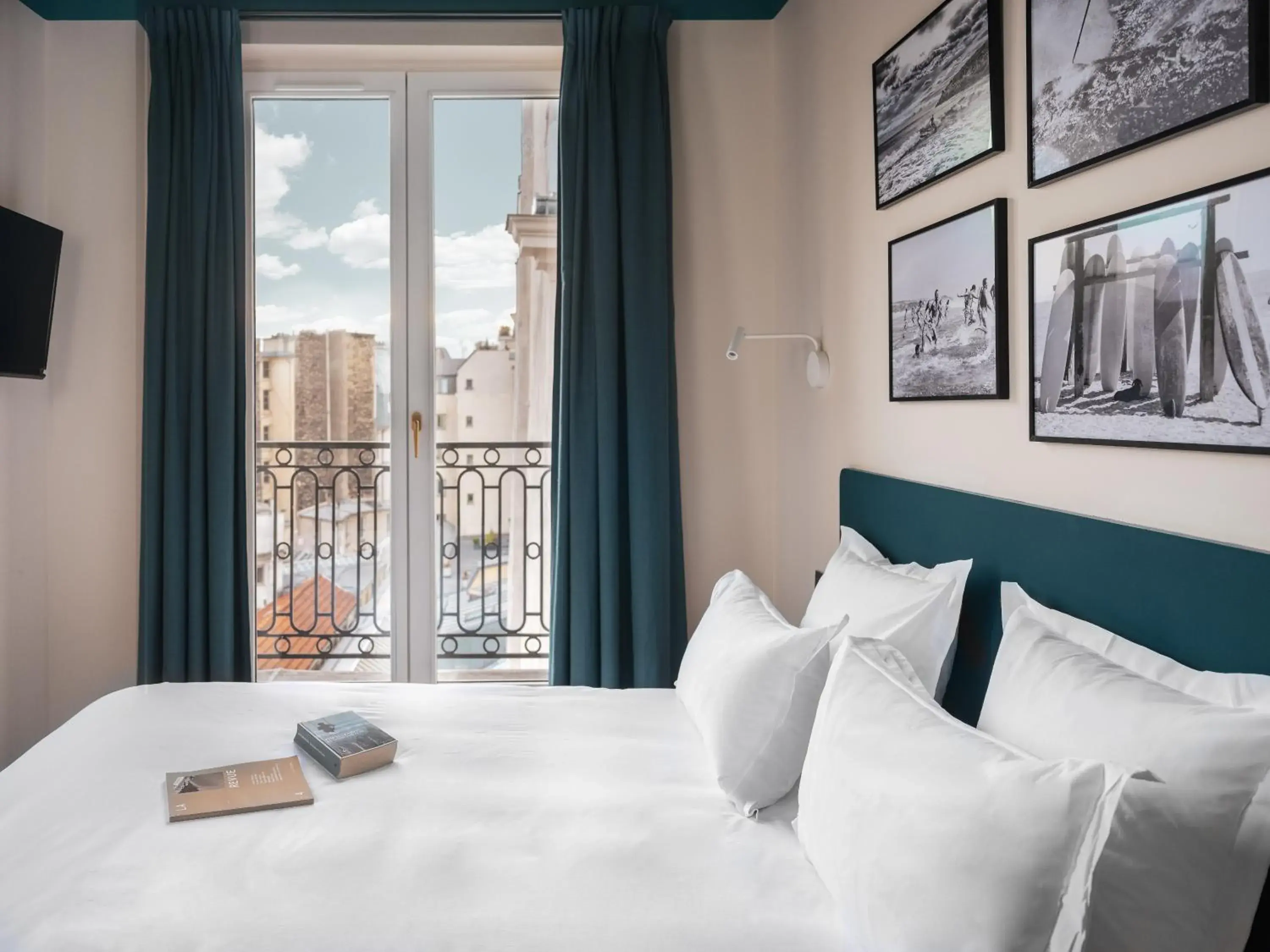 Superior Double Room in Hôtel Edgar & Achille Superior Double Room in Hôtel Edgar & Achille