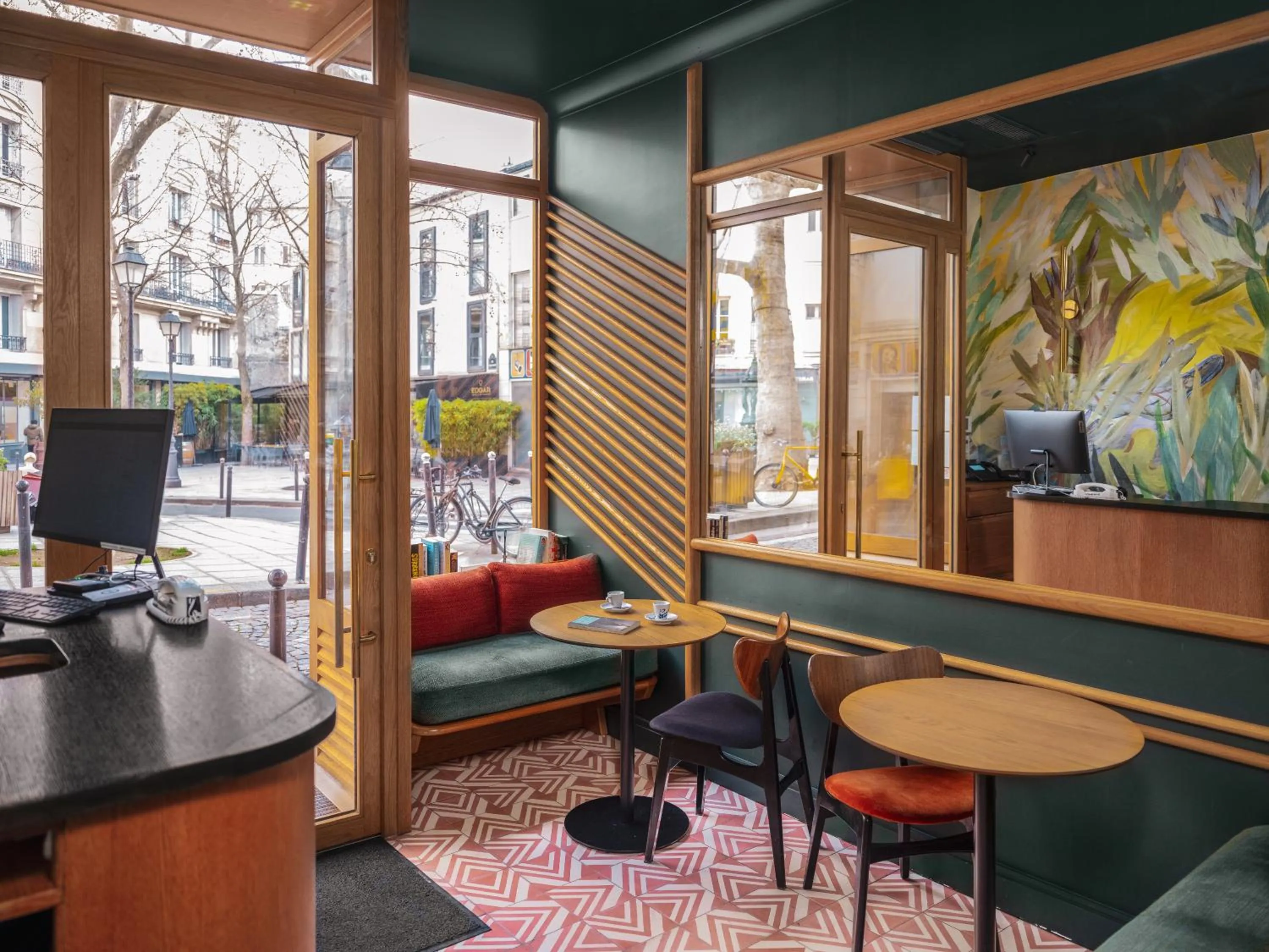 Lobby or reception in Hôtel Edgar & Achille