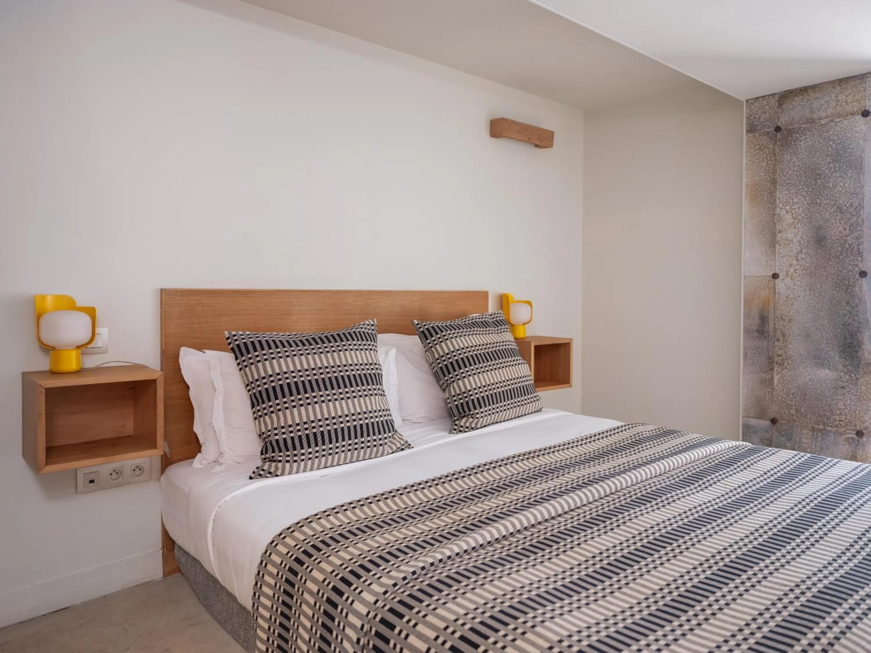 Bedroom, Bed in Hôtel Edgar & Achille