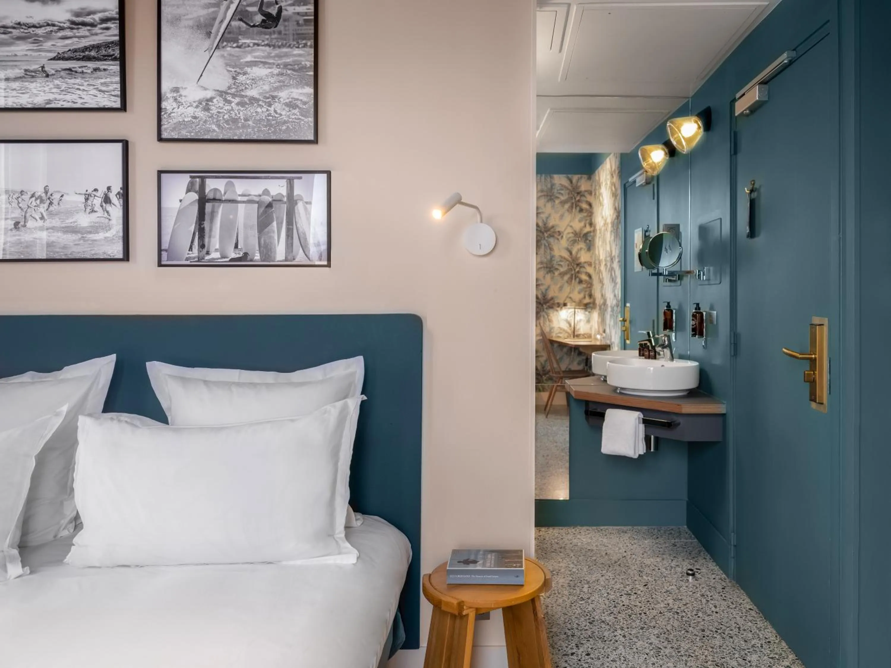 Bedroom, Bed in Hôtel Edgar & Achille