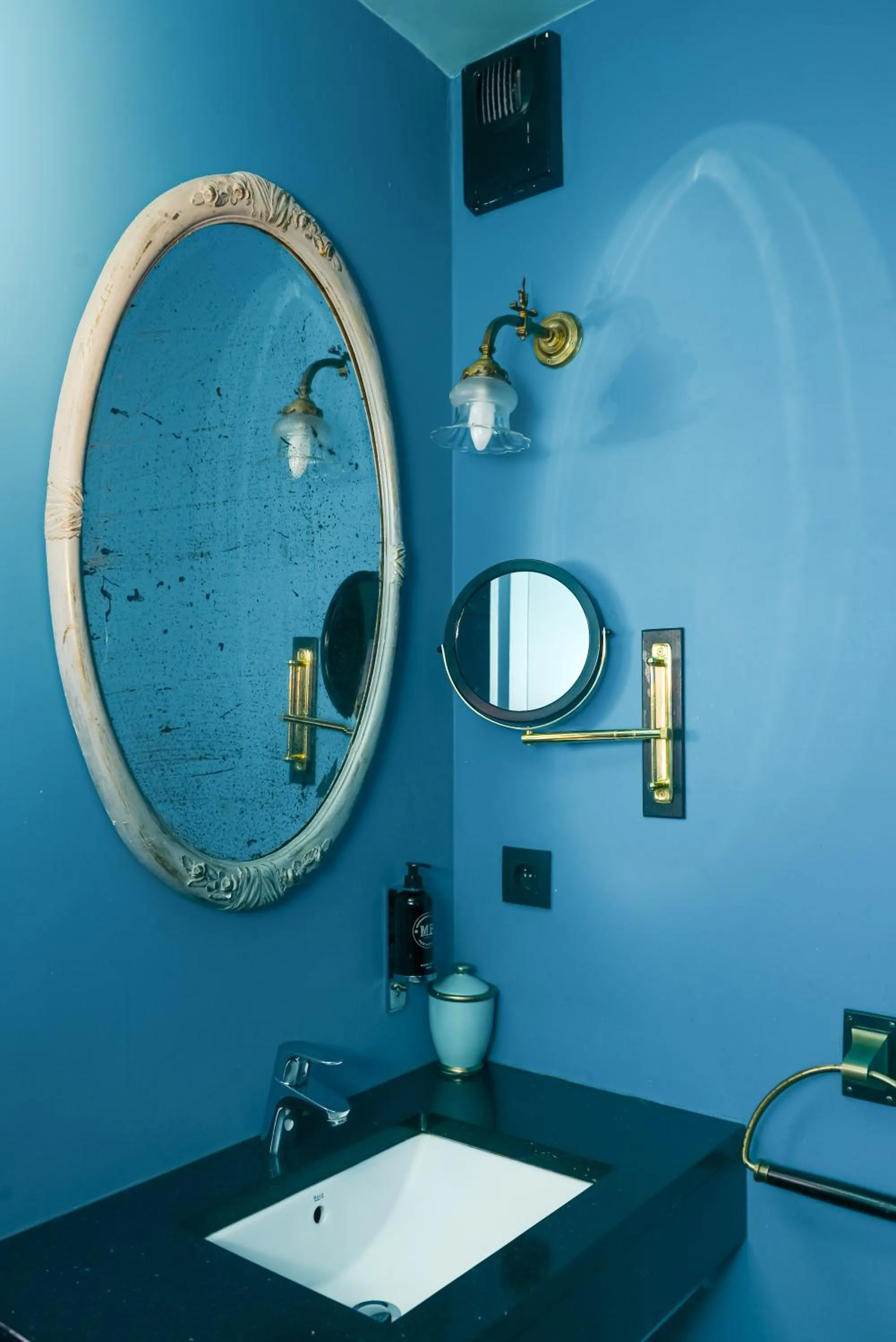 Bathroom in Hôtel Edgar & Achille