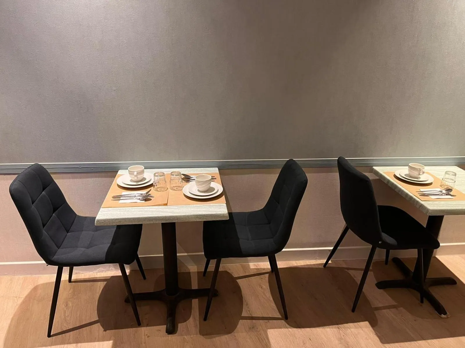 Food and drinks in Merryl Hotel