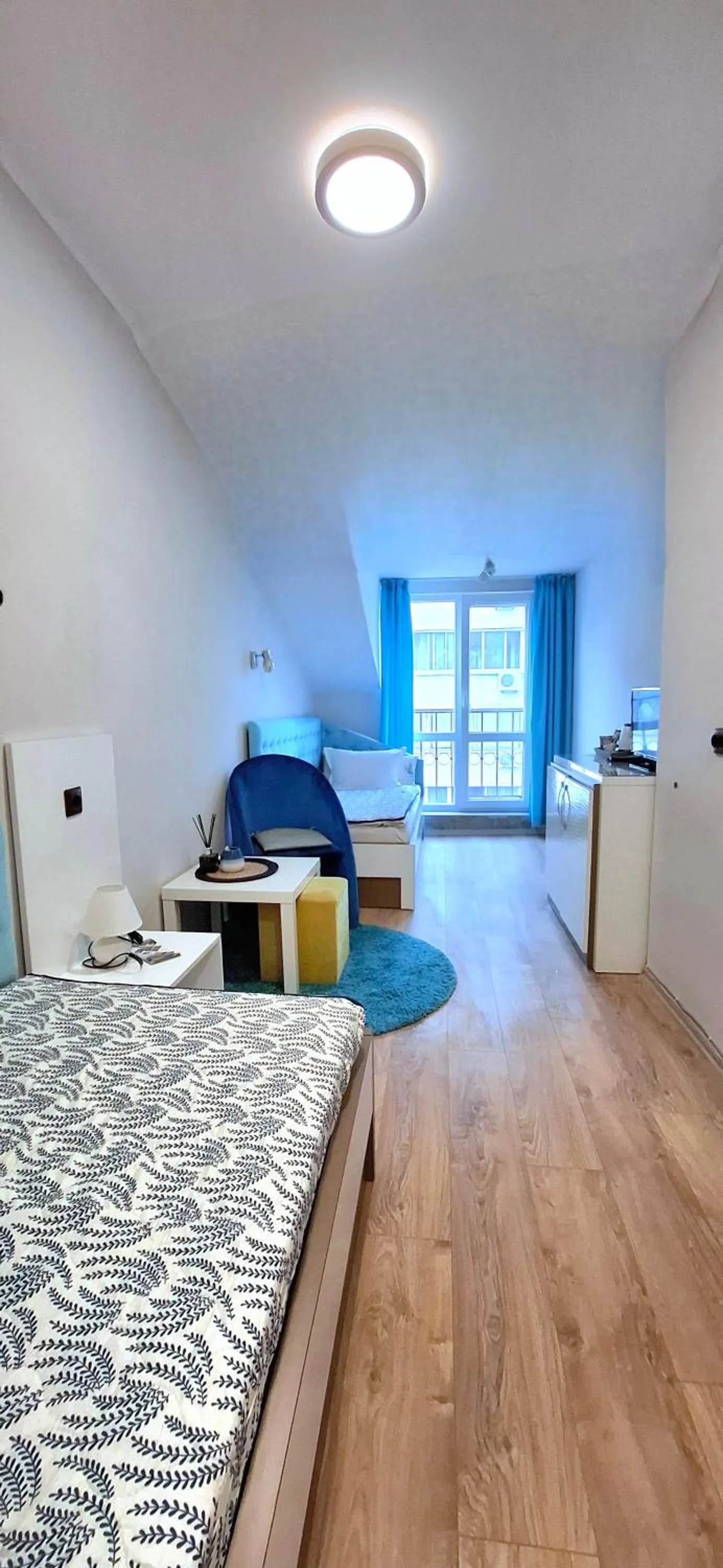 TV and multimedia, Bed in White Rose Guest Rooms