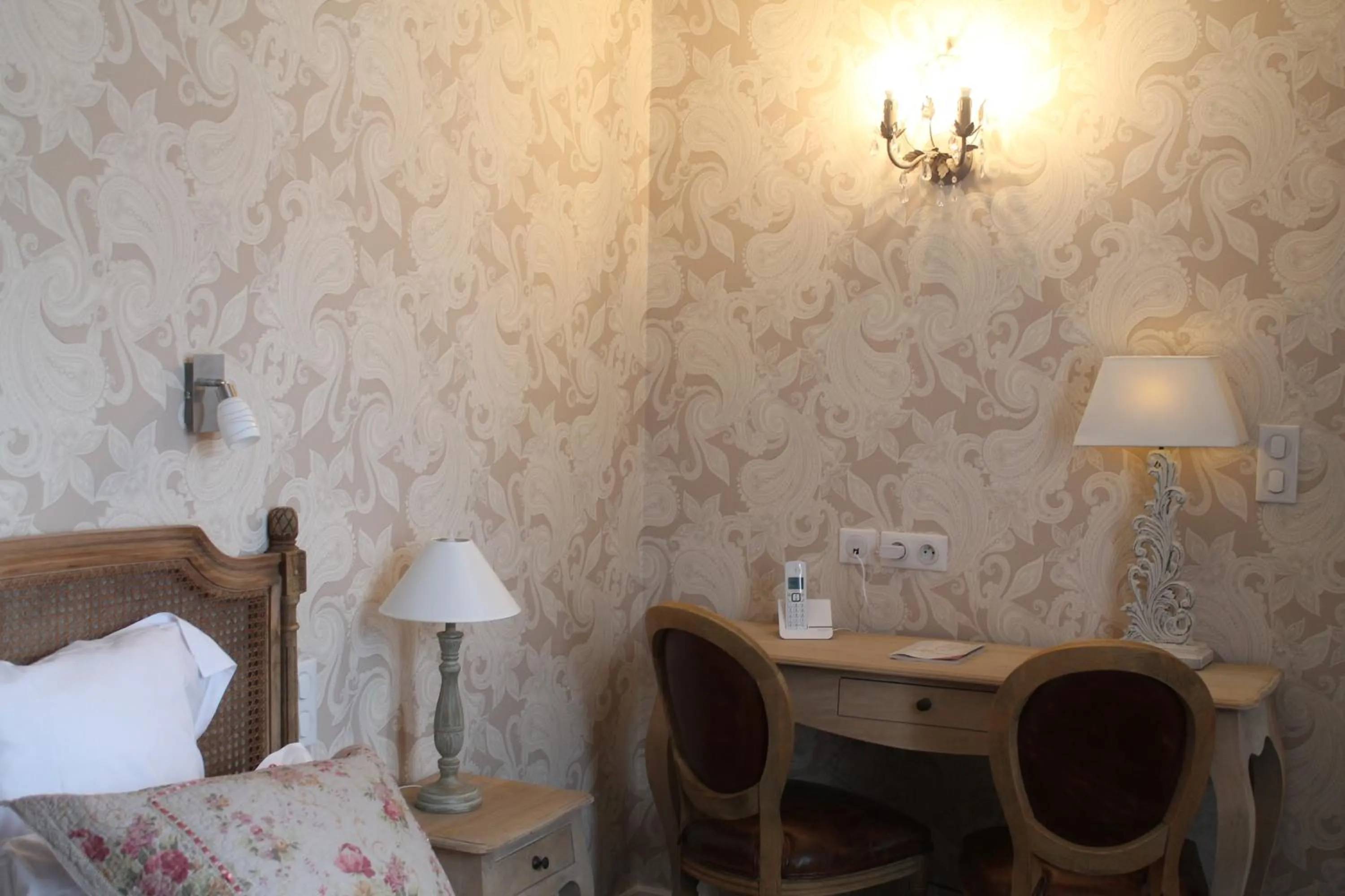 Seating area, Bed in Manoir de la Roche Torin, The Originals Relais