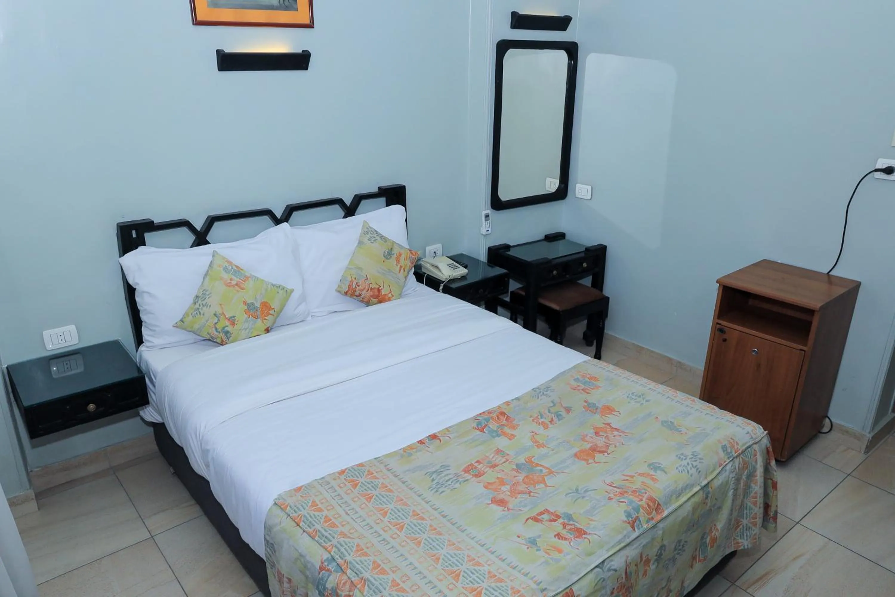 Photo of the whole room, Bed in Cleopatra Hotel