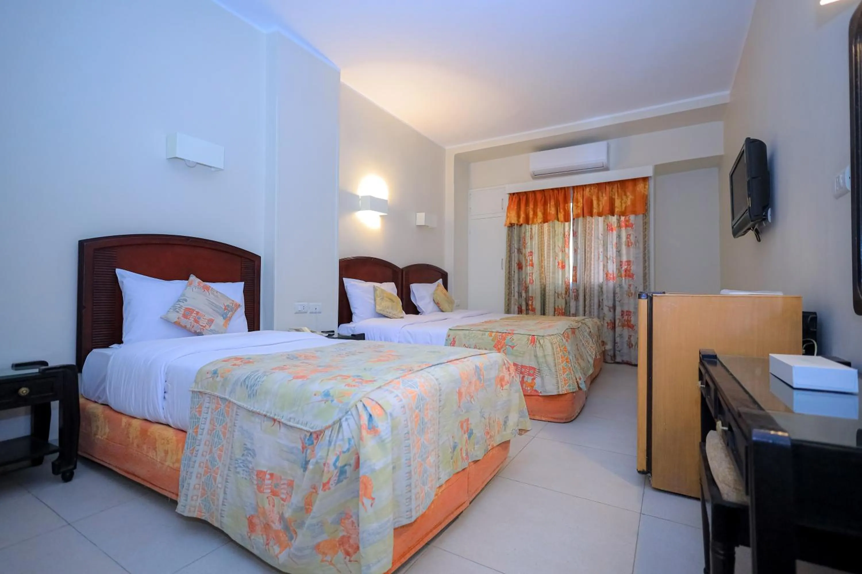 Photo of the whole room, Bed in Cleopatra Hotel