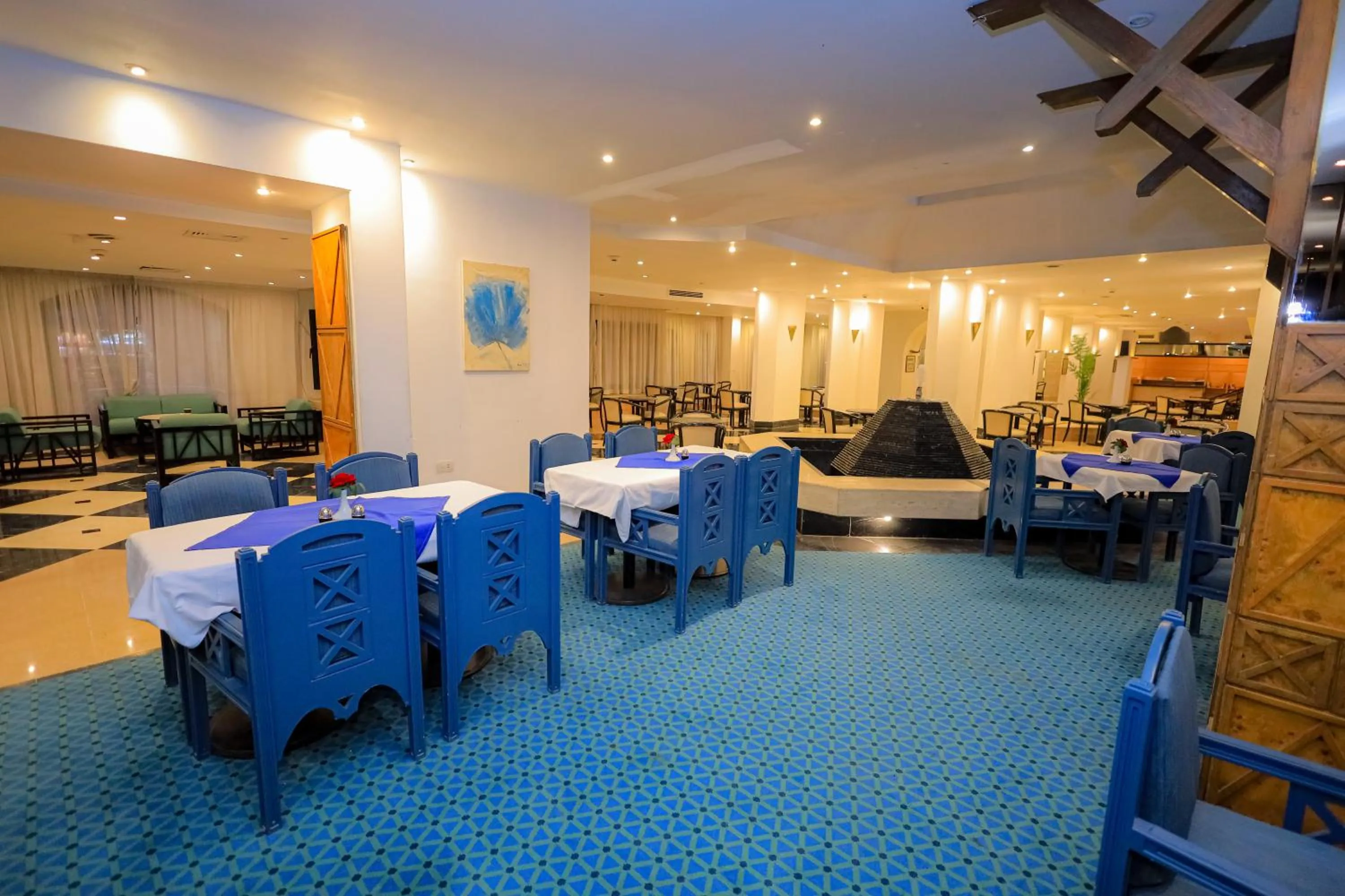 Restaurant/places to eat in Cleopatra Hotel