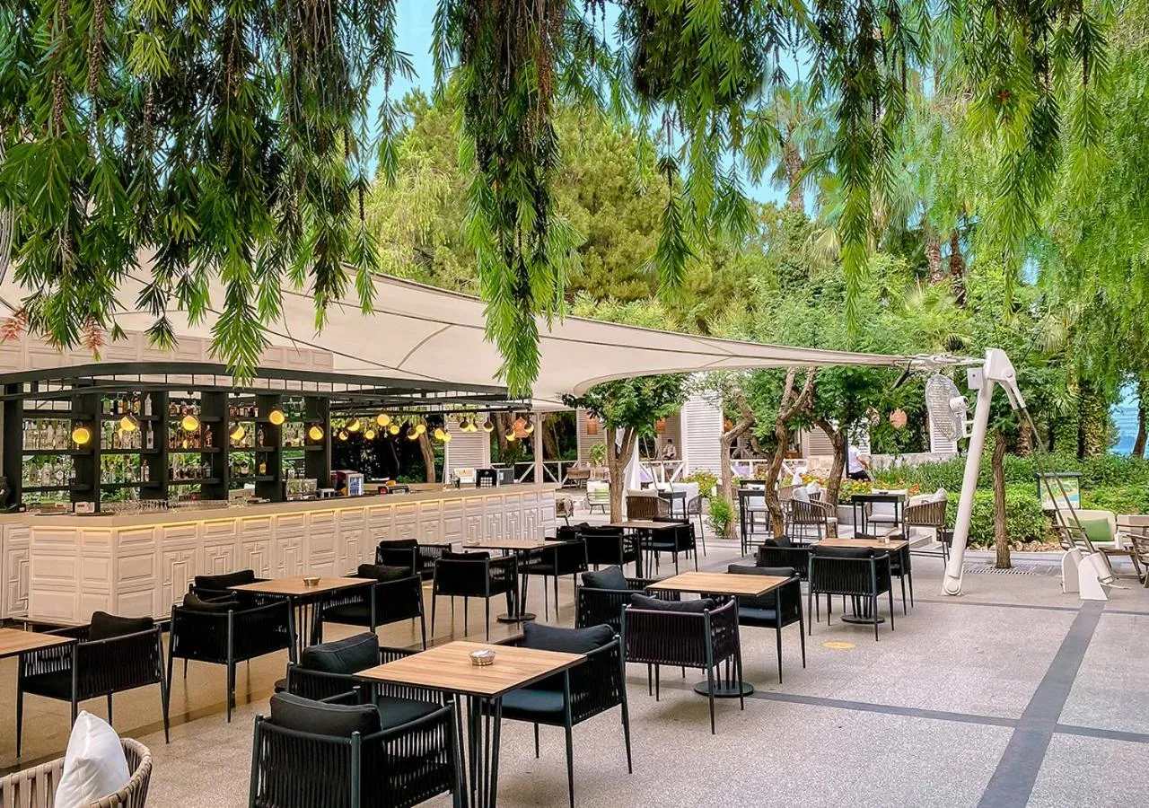 Restaurant/places to eat in MEDWORLD Health & Rehabilitation Center Rixos Antalya