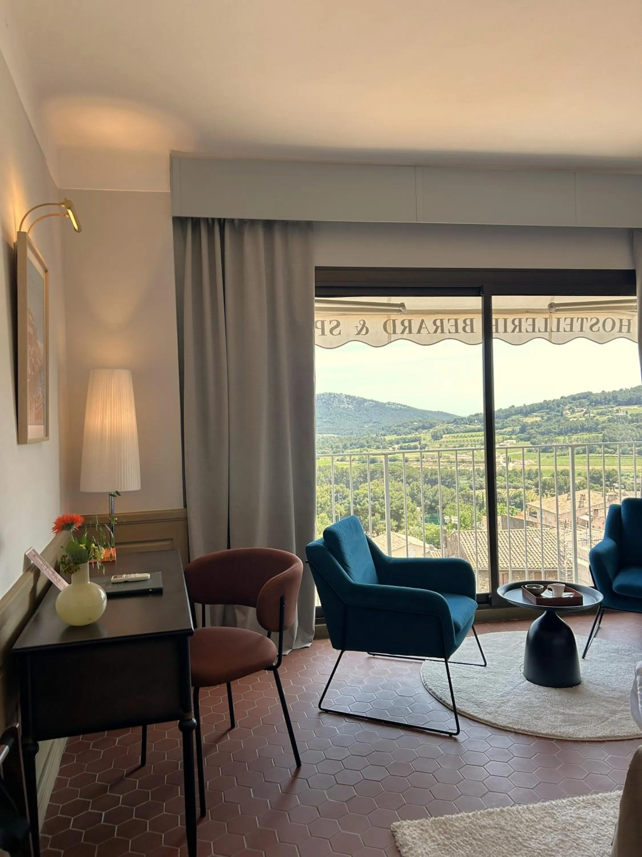 Natural landscape in Maison Bérard Hôtel - Restaurant - Spa