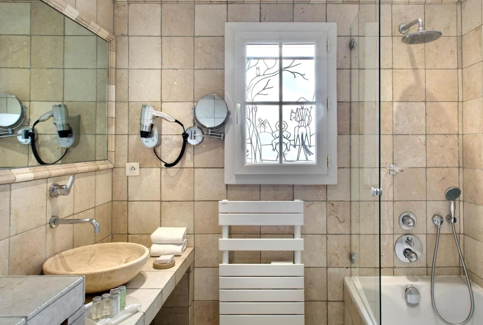 Bathroom in Maison Bérard Hôtel - Restaurant - Spa