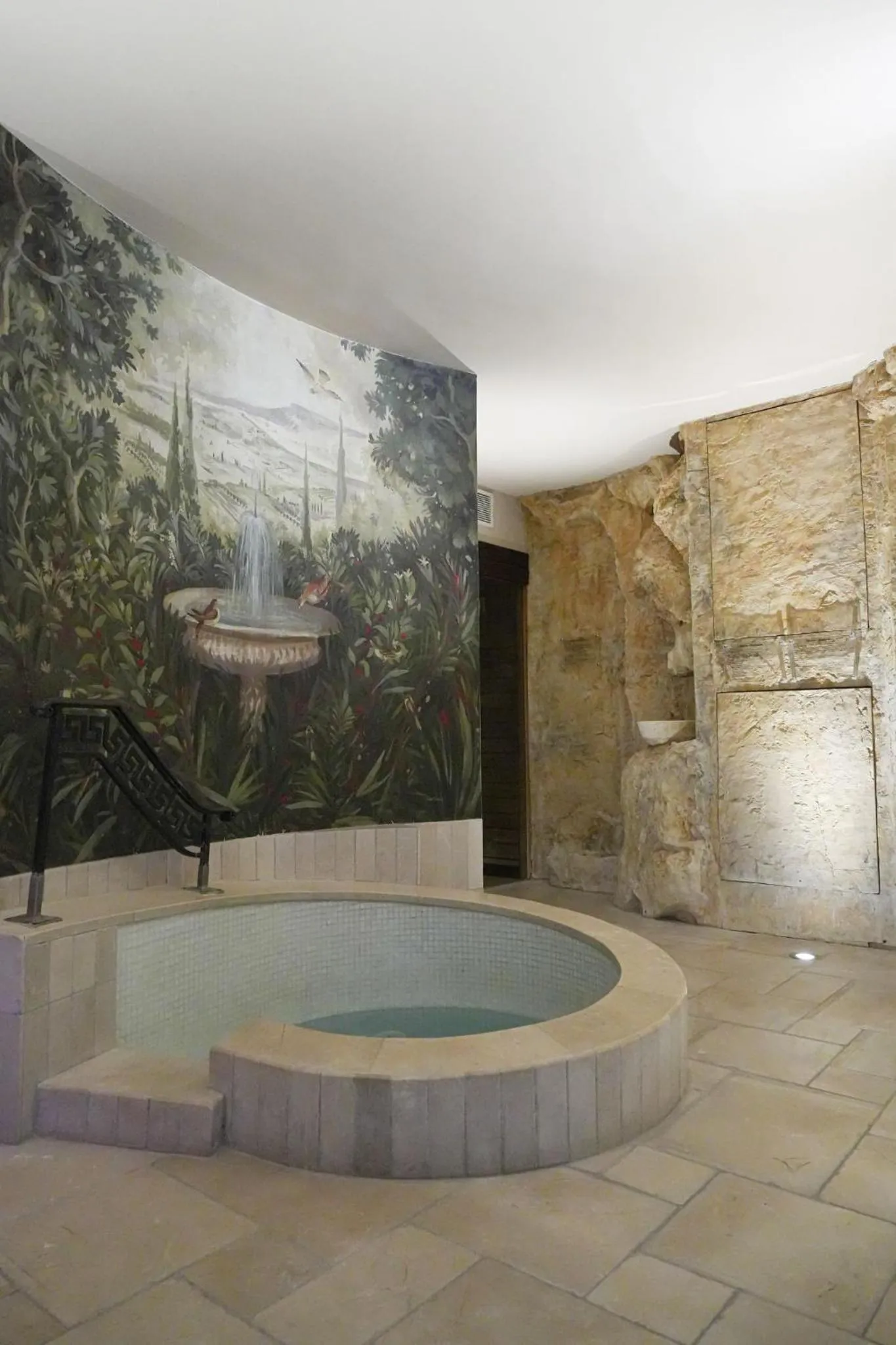 Spa and wellness centre/facilities in Maison Bérard Hôtel - Restaurant - Spa