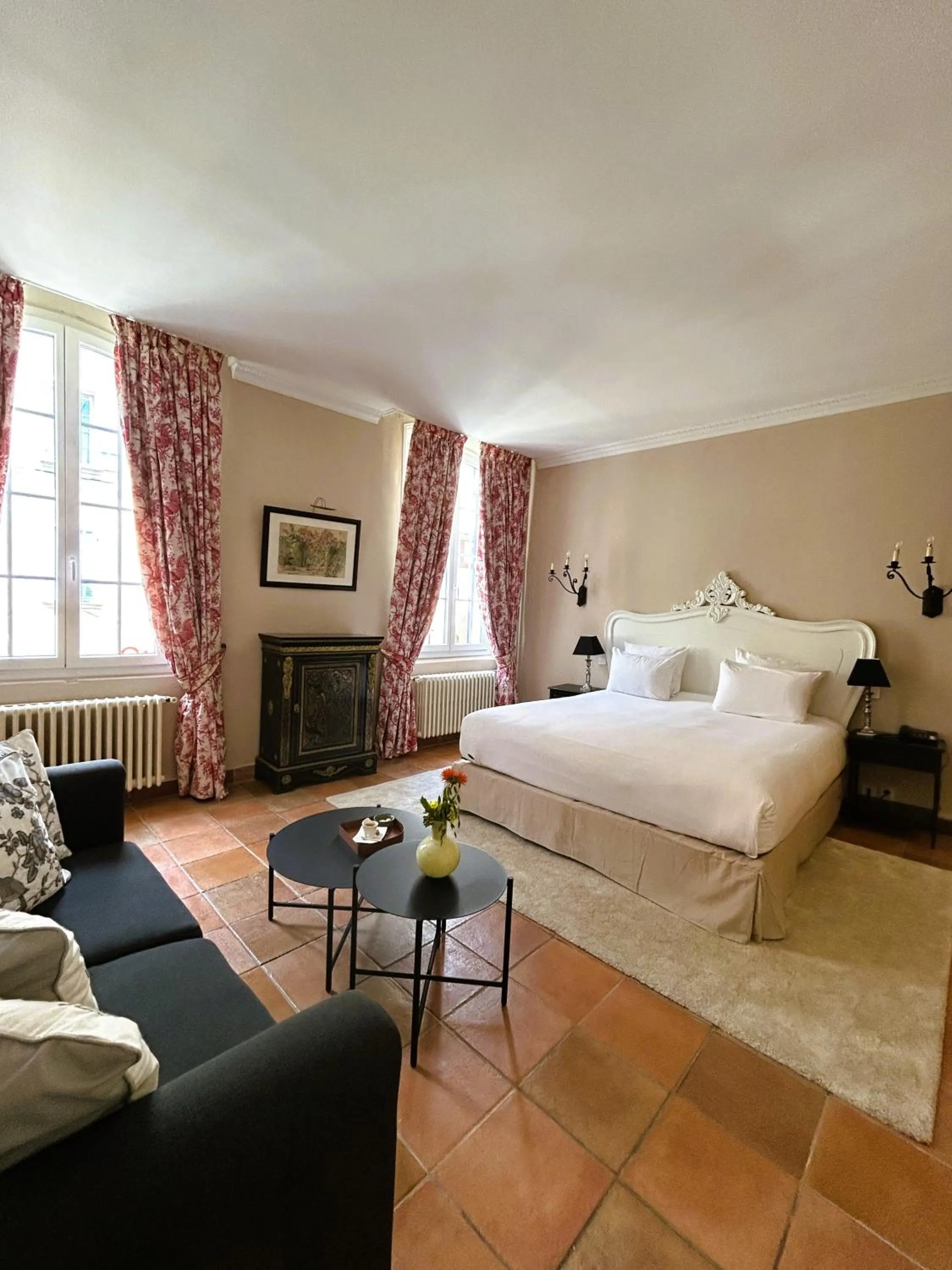 Photo of the whole room, Bed in Maison Bérard Hôtel - Restaurant - Spa