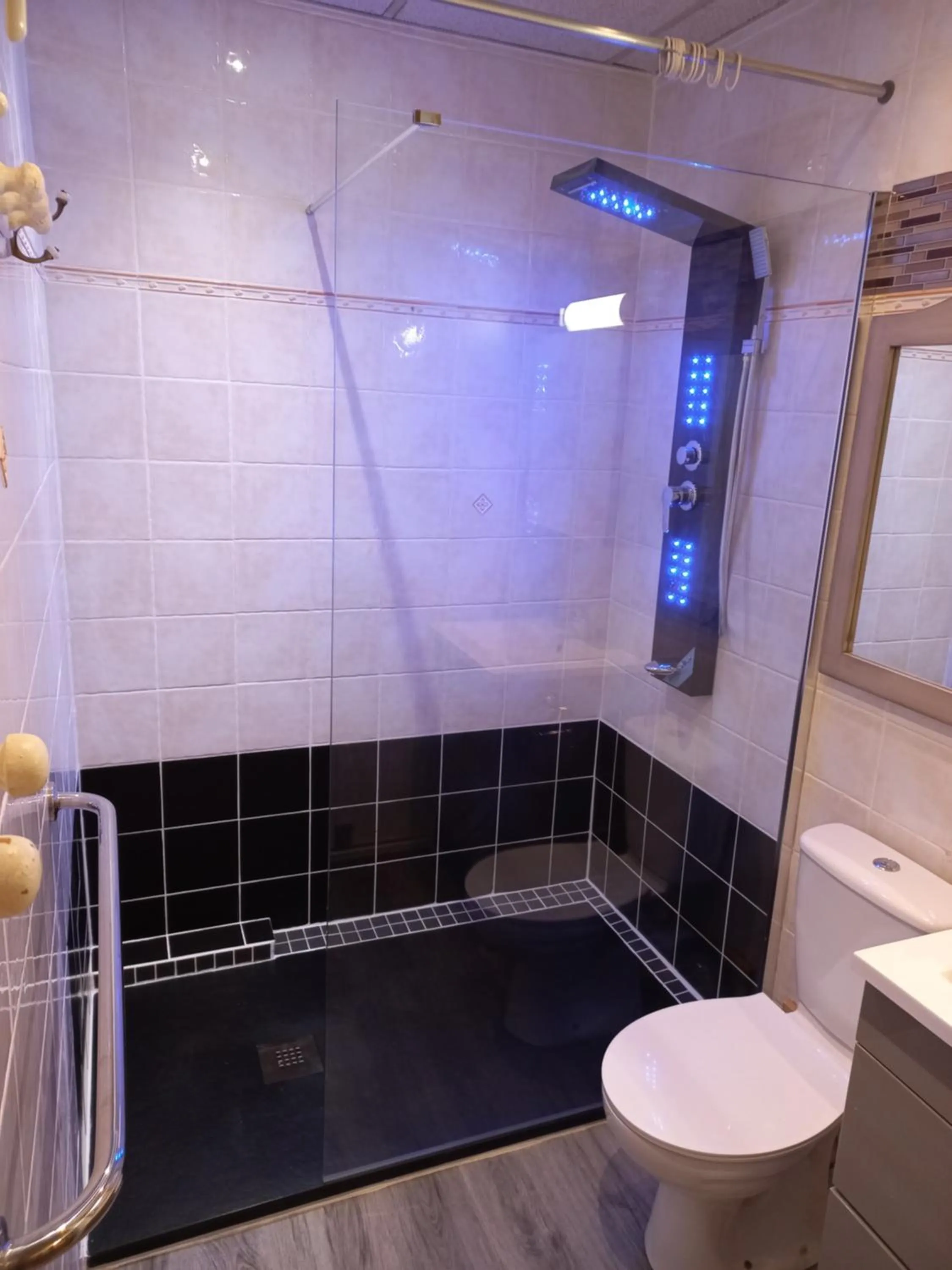 Shower in Au Soleil Levant Homestay