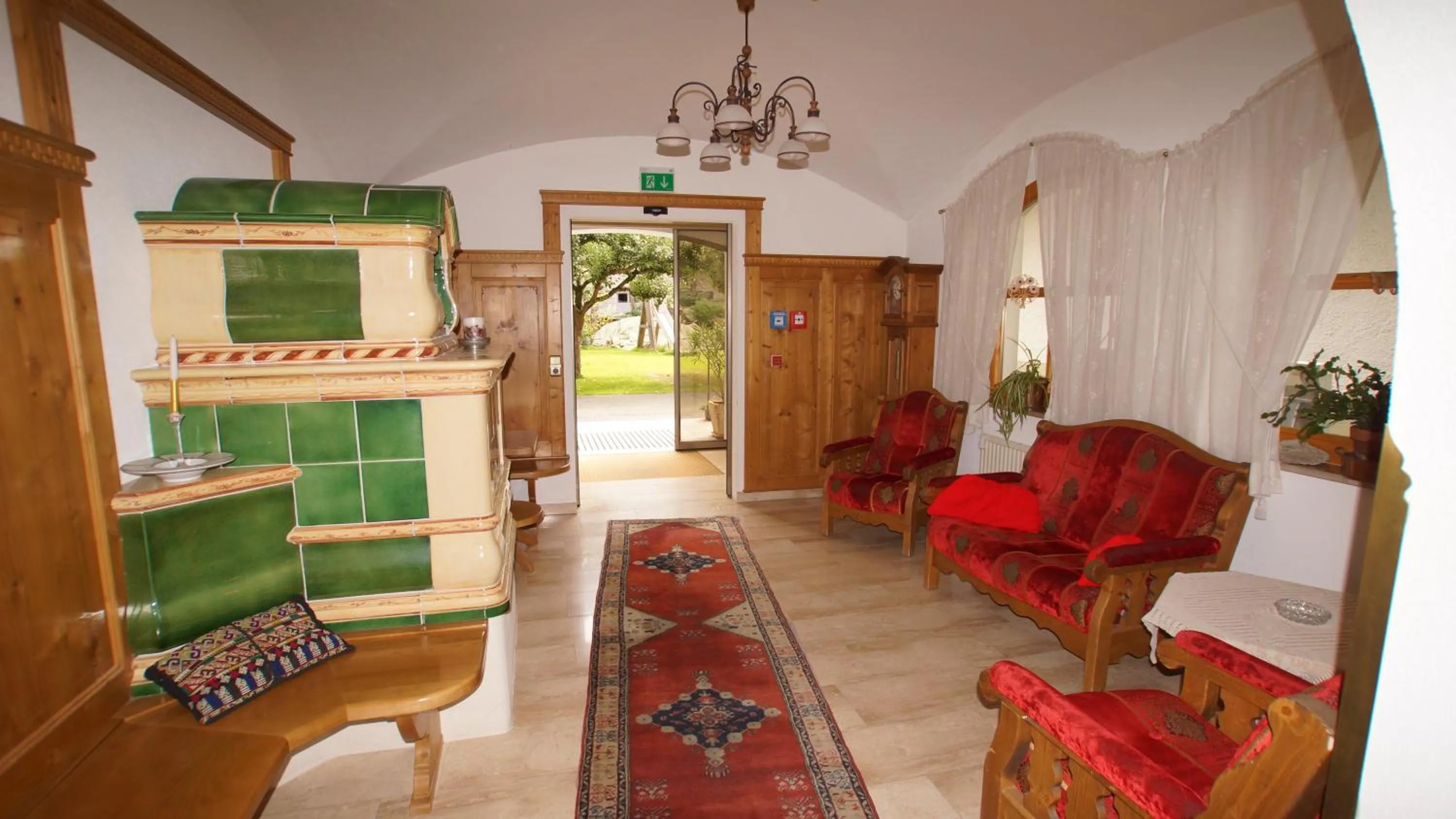 Lobby or reception in Hotel Garni Obermair