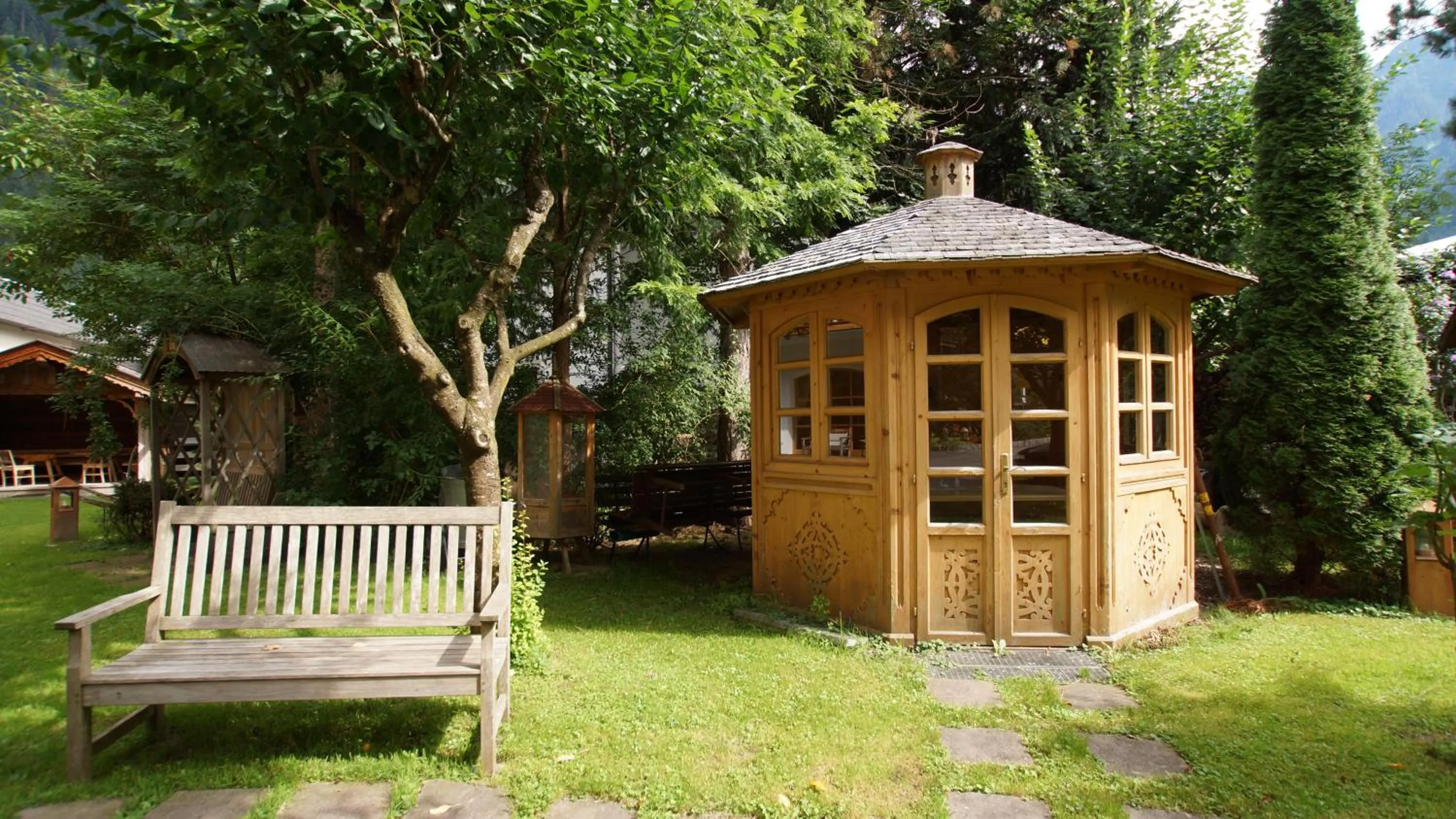 Garden in Hotel Garni Obermair