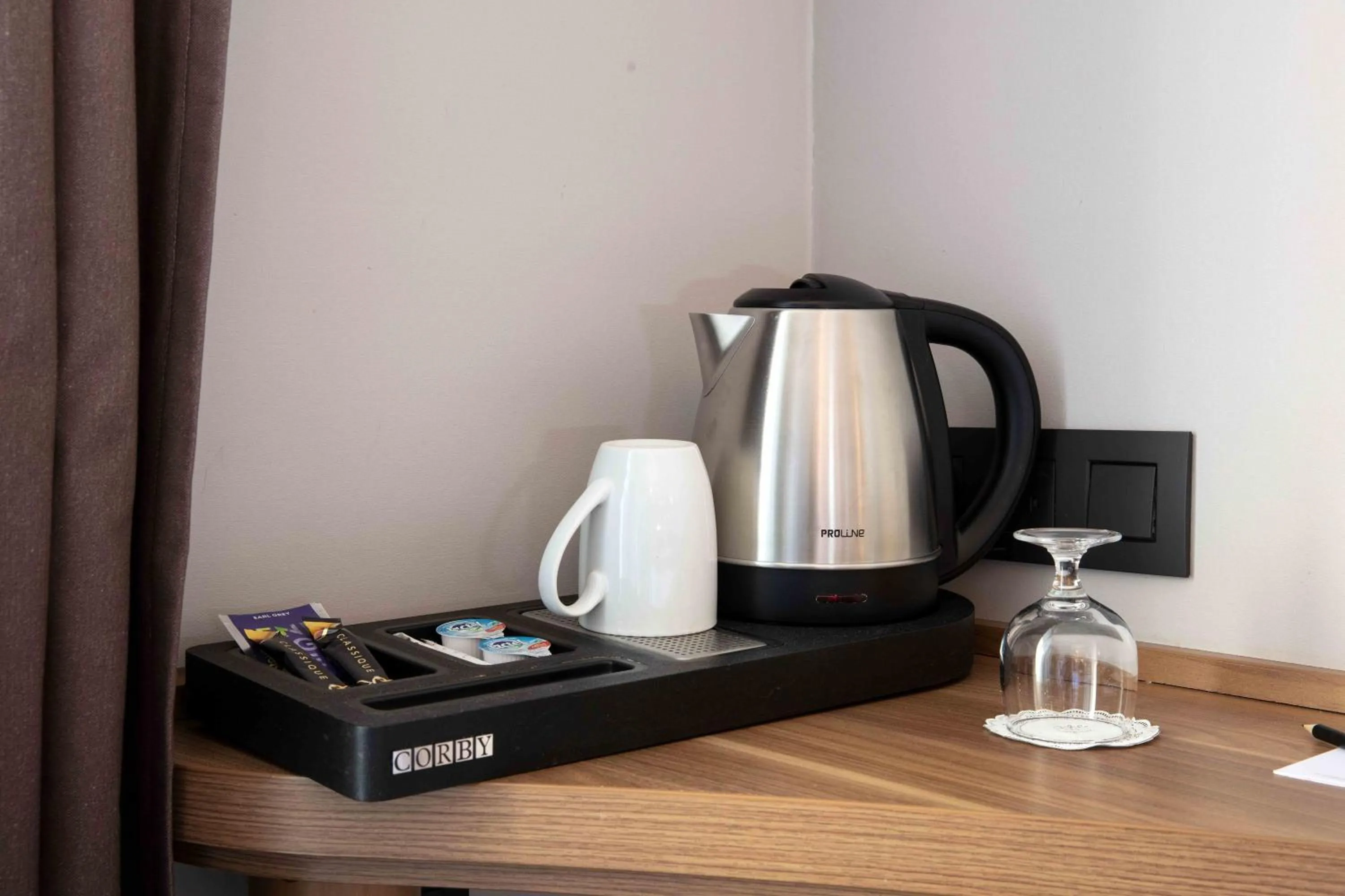 Coffee/tea facilities in Hotel des Nations Saint Germain