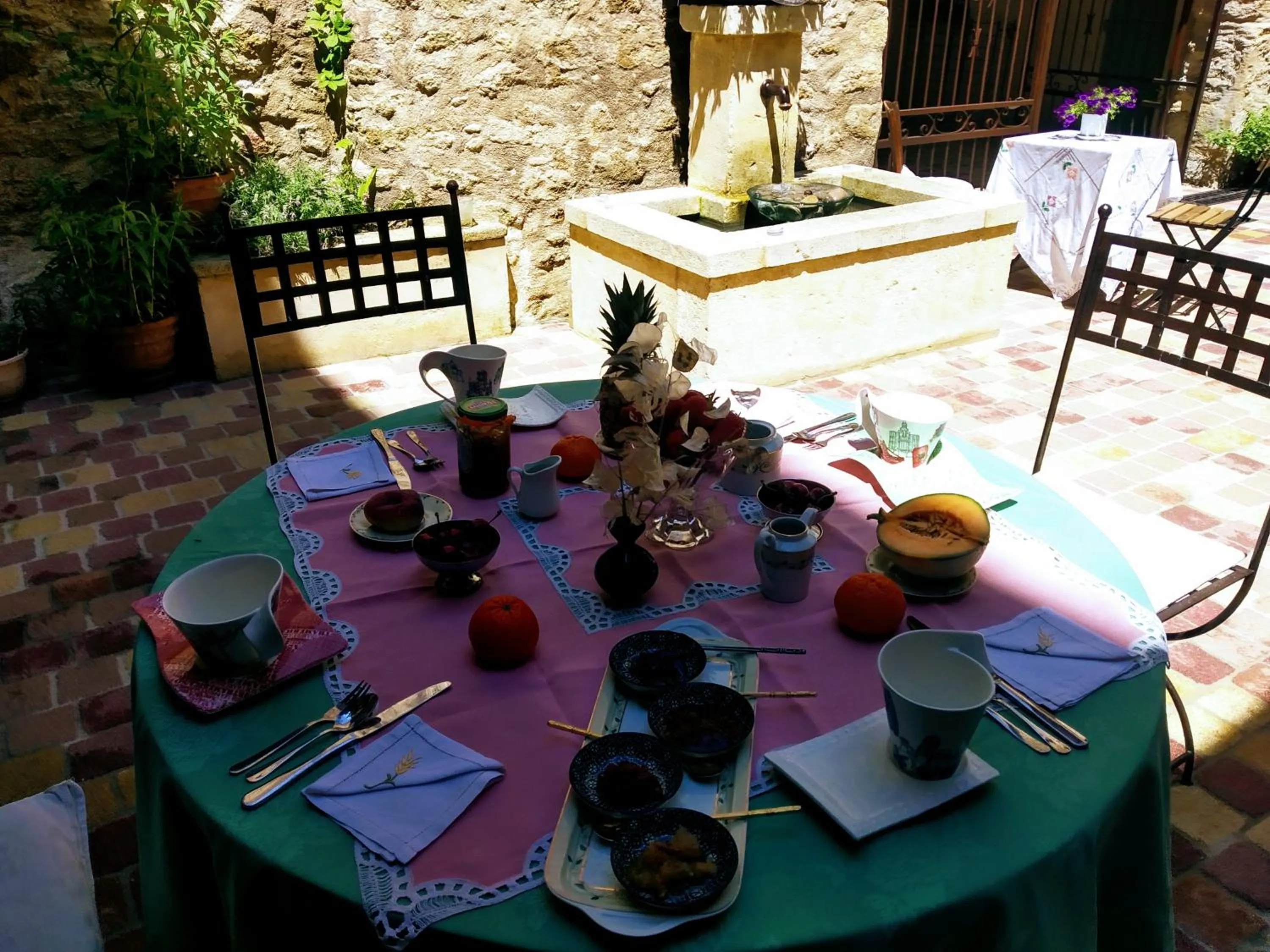 Breakfast in Le Térébinthe B&B
