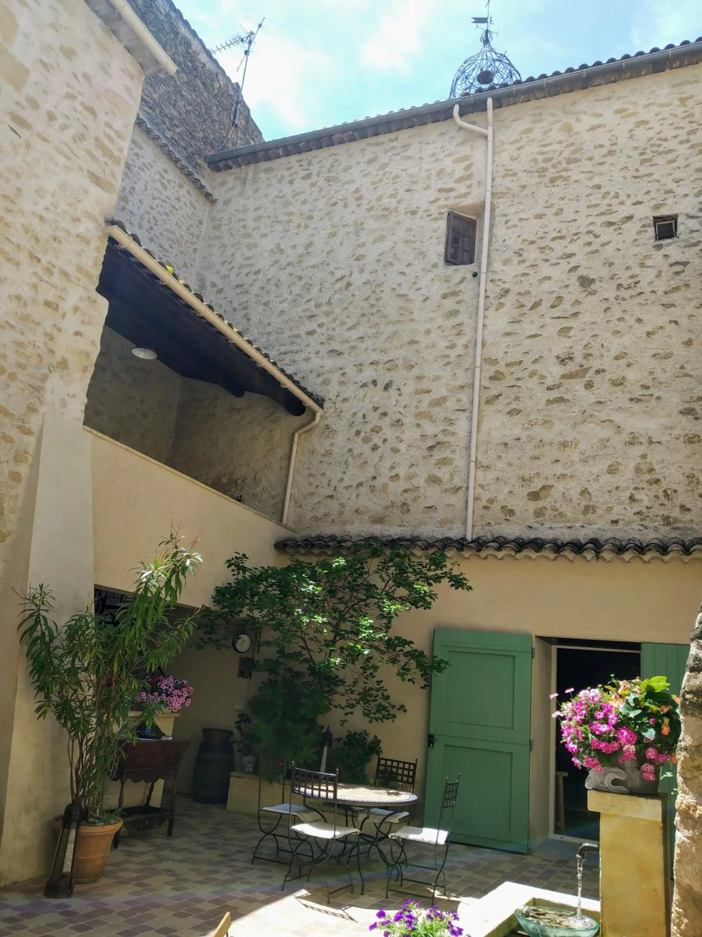 Patio in Le Térébinthe B&B