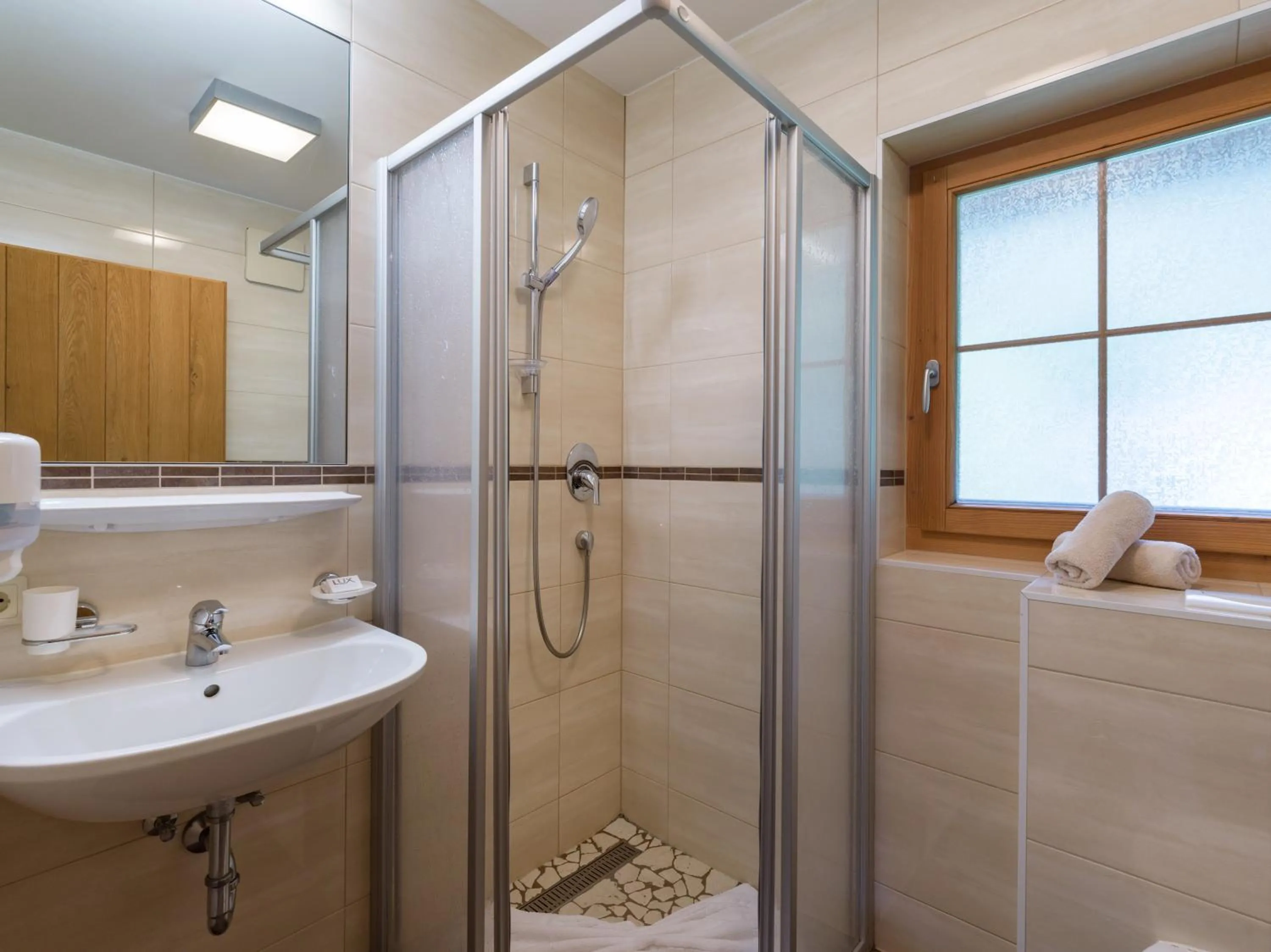 Shower in S'Dörfl Chalets
