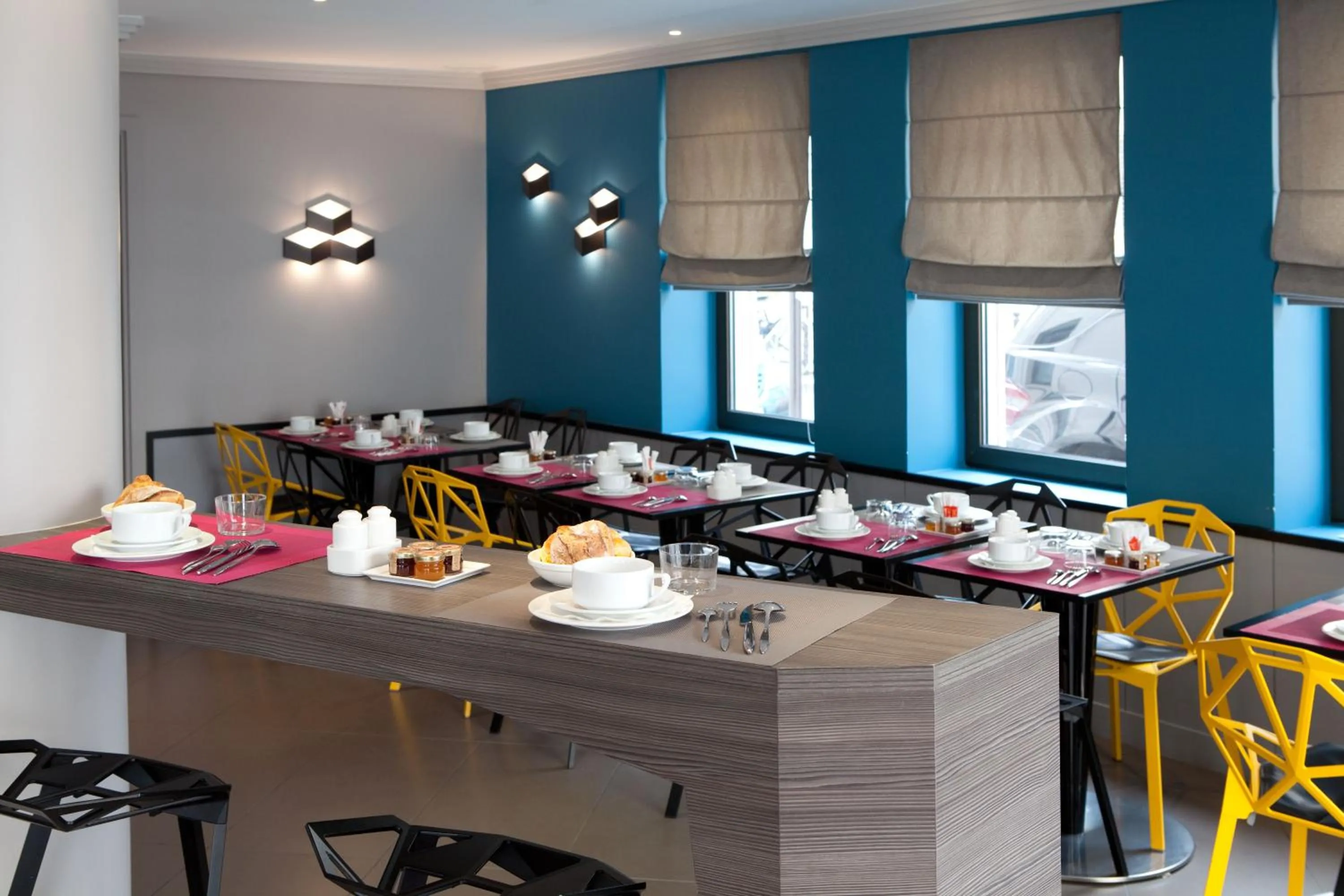 Breakfast in Hotel Eiffel Capitol