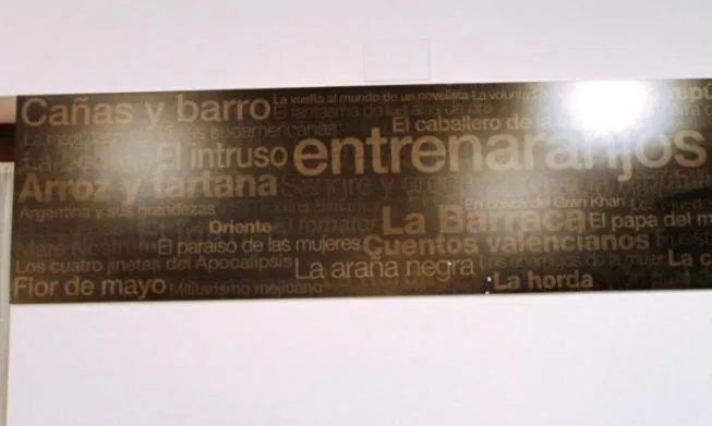 Text overlay in Hotel-Restaurante Casa Blava Alzira