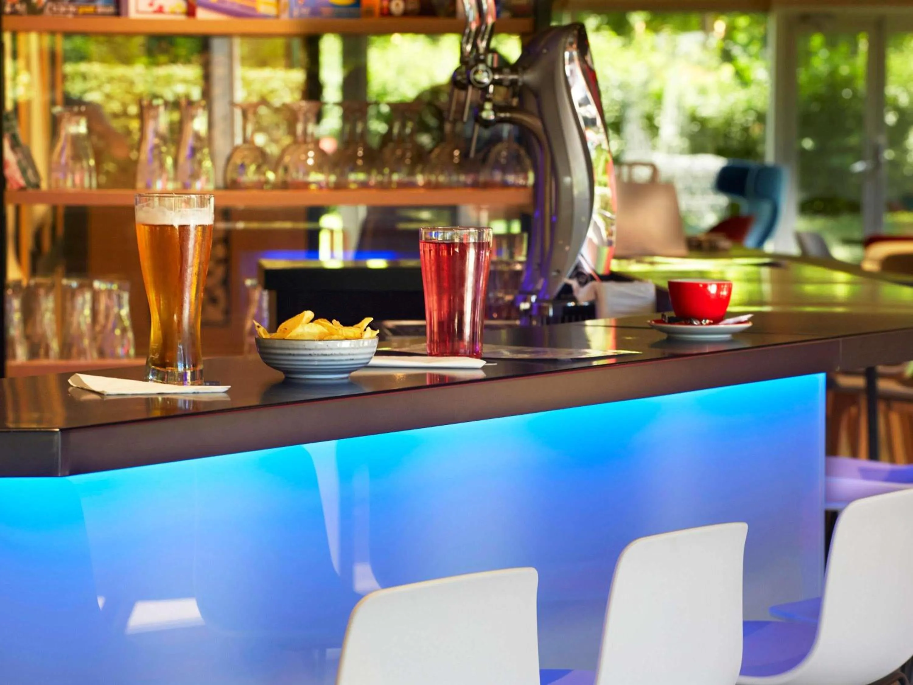 Lounge or bar in ibis Archamps Porte de Genève