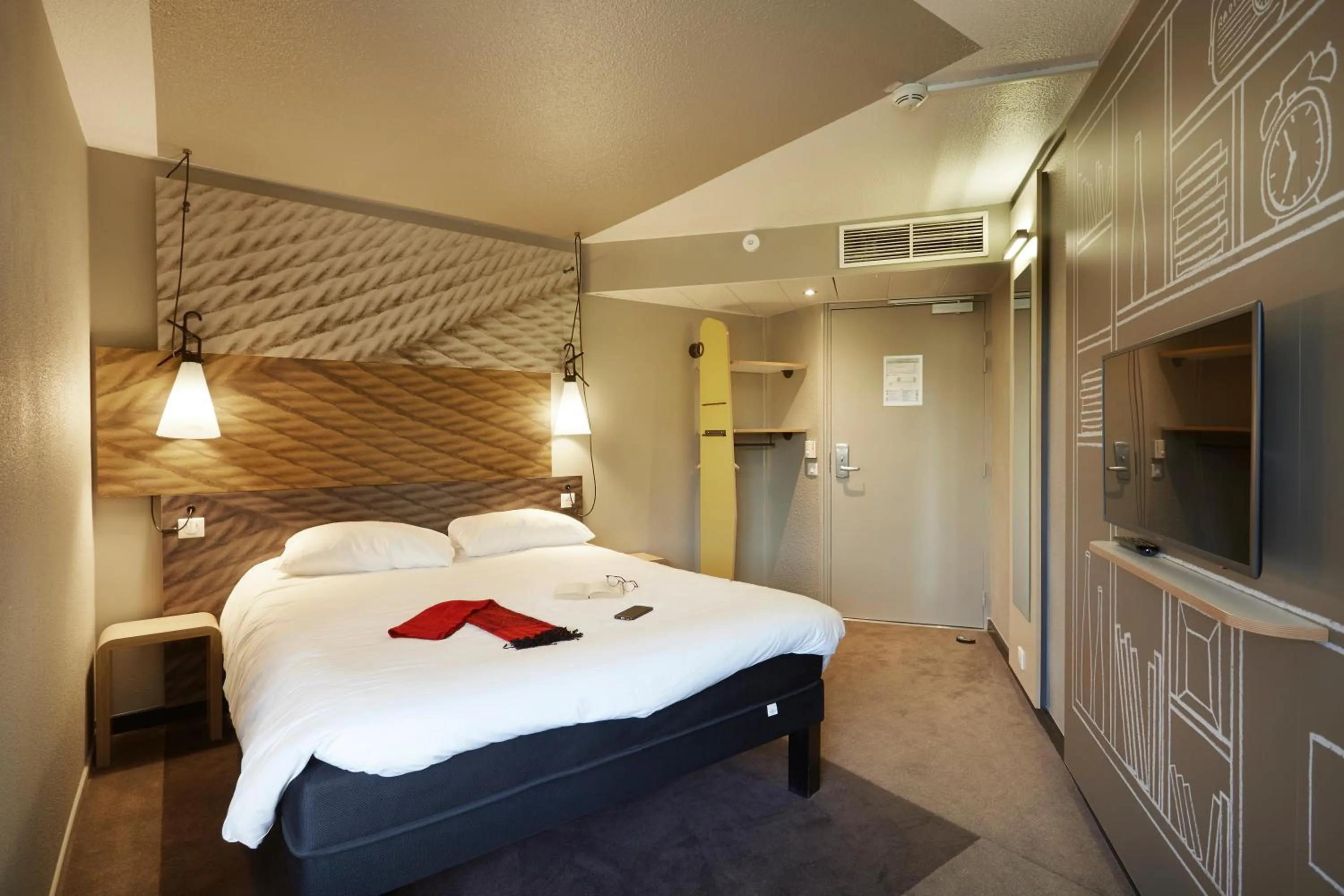 Bed in ibis Archamps Porte de Genève