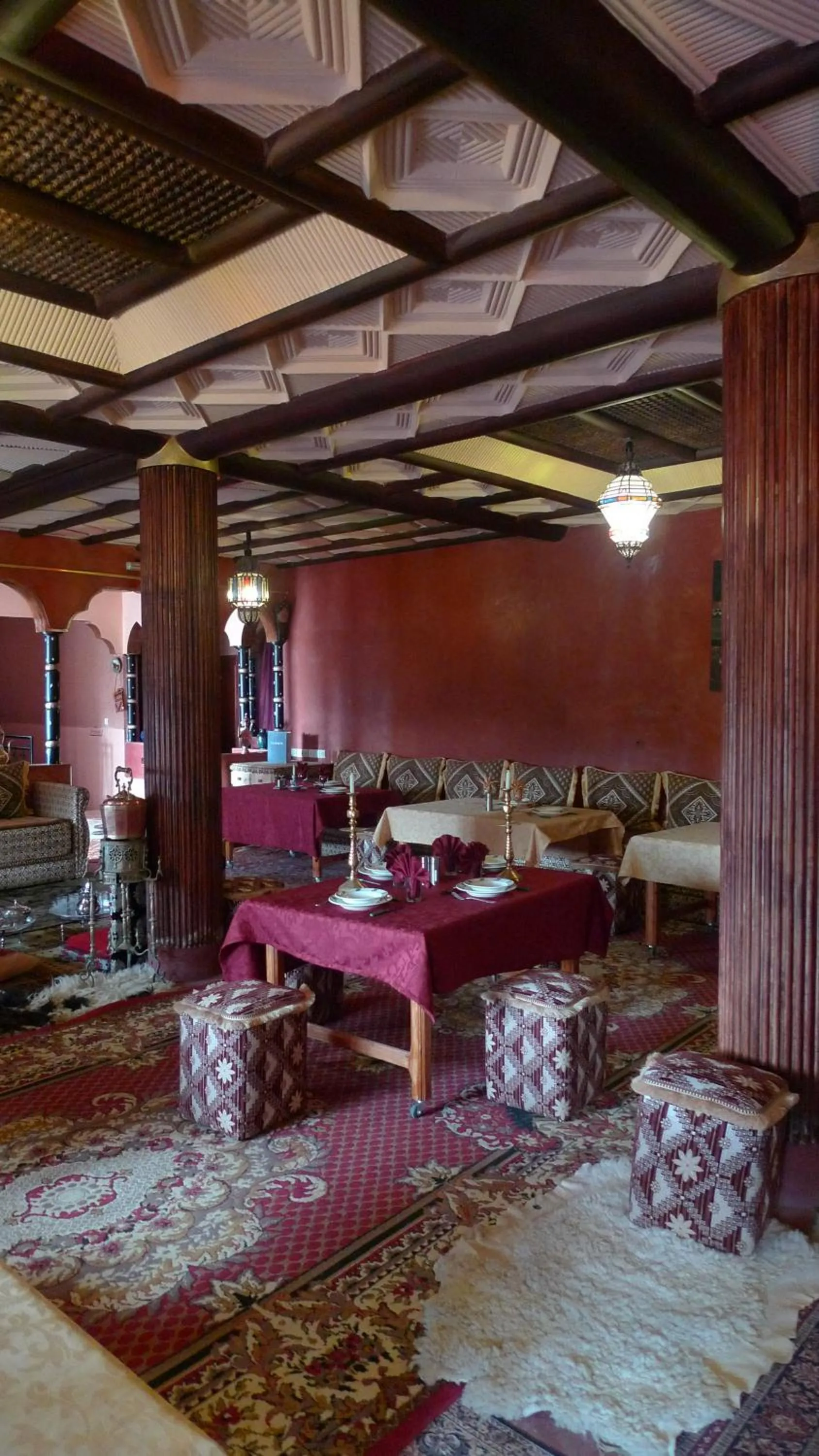 Restaurant/places to eat in Maison d'Hôtes Nouflla