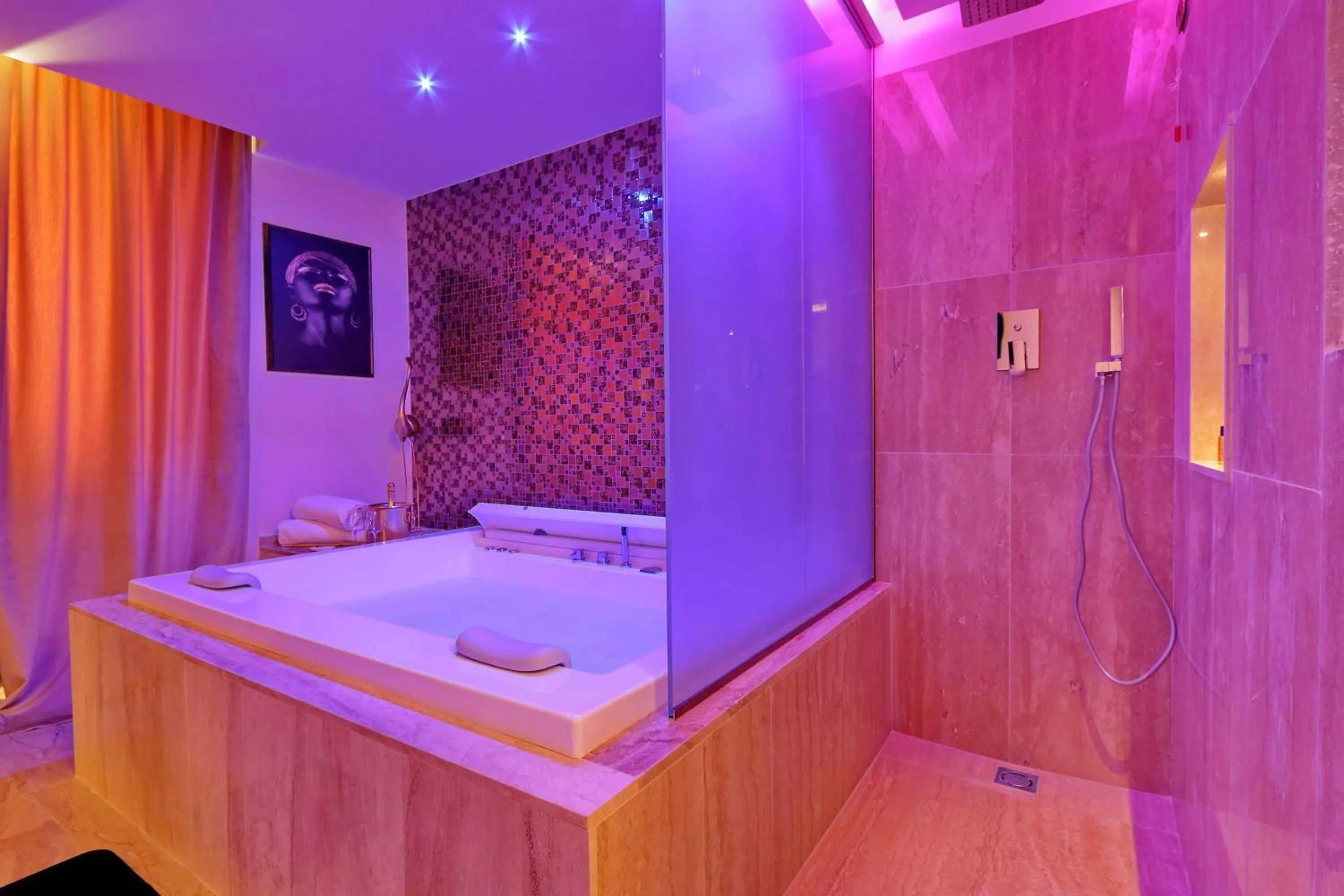 Bathroom, Bed in Spanish Diamond Luxury Suites & Jacuzzi
