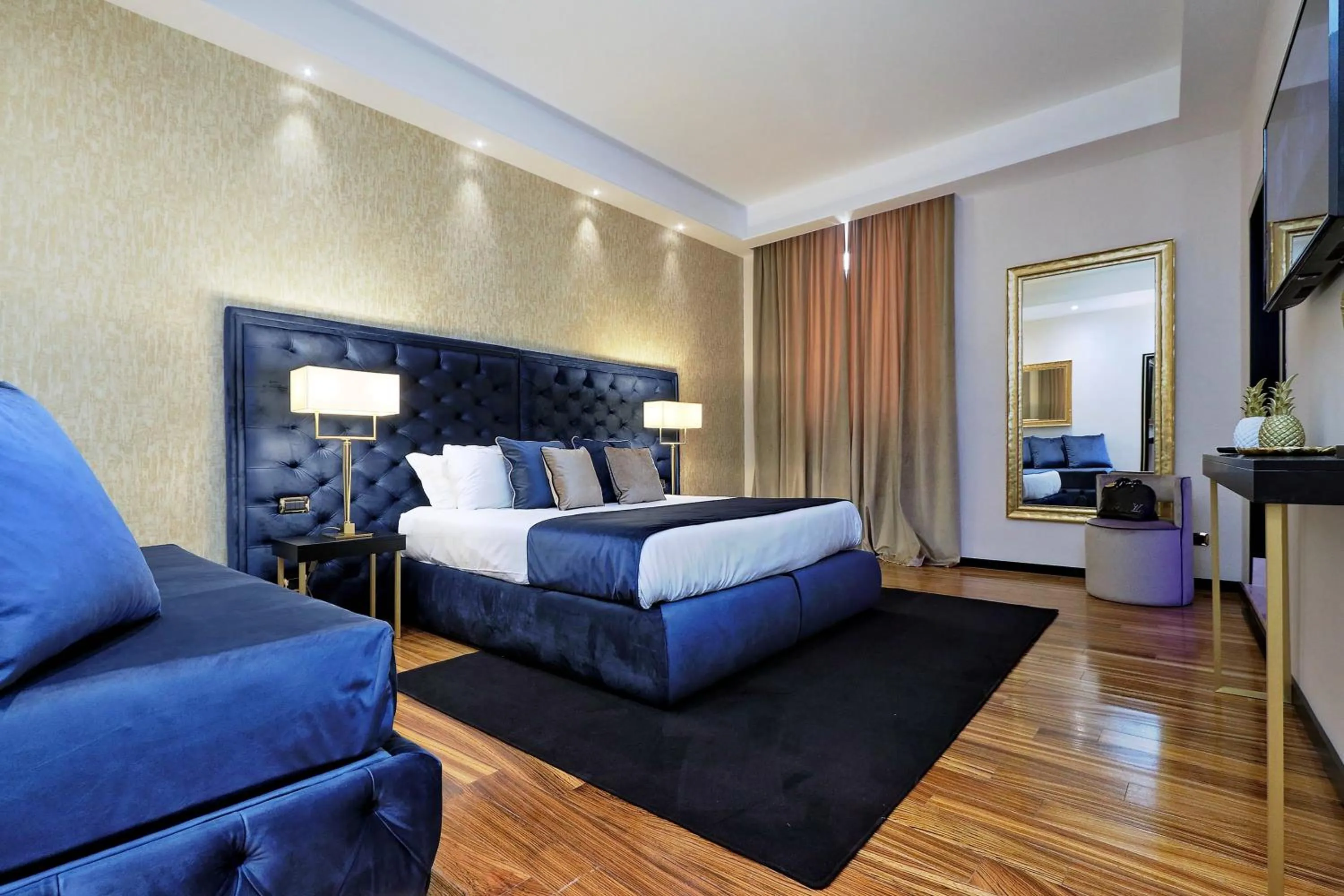 Photo of the whole room, Bed in Spanish Diamond Luxury Suites & Jacuzzi