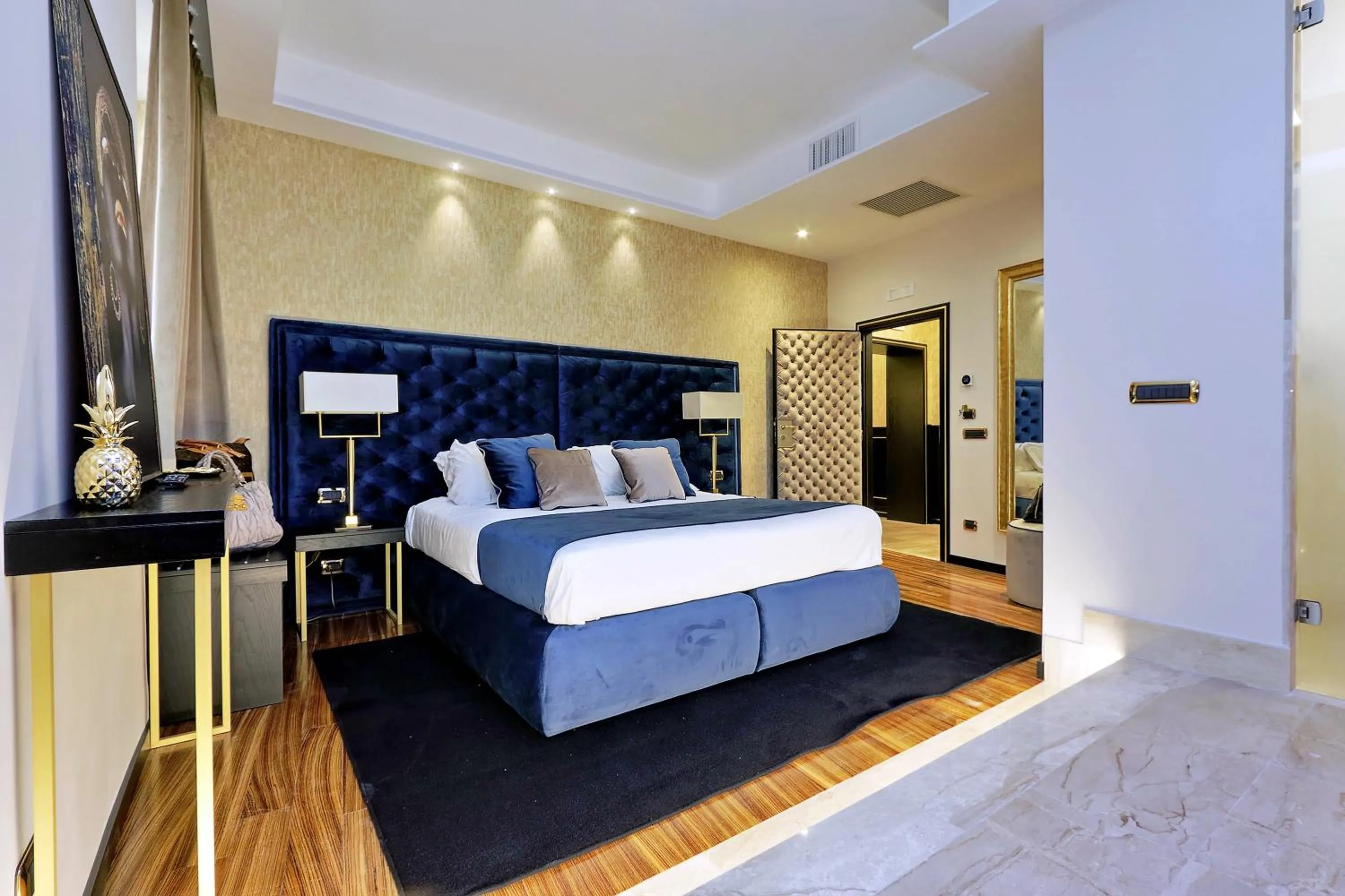 Bedroom, Bed in Spanish Diamond Luxury Suites & Jacuzzi