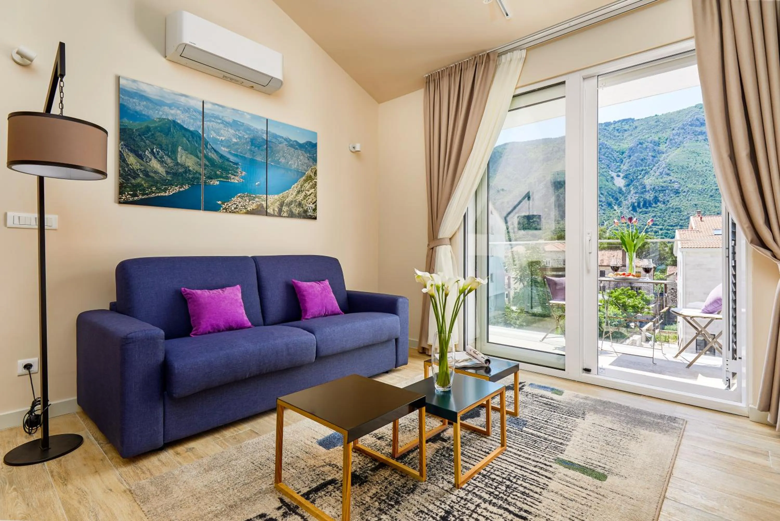 Natural landscape in MAISON W