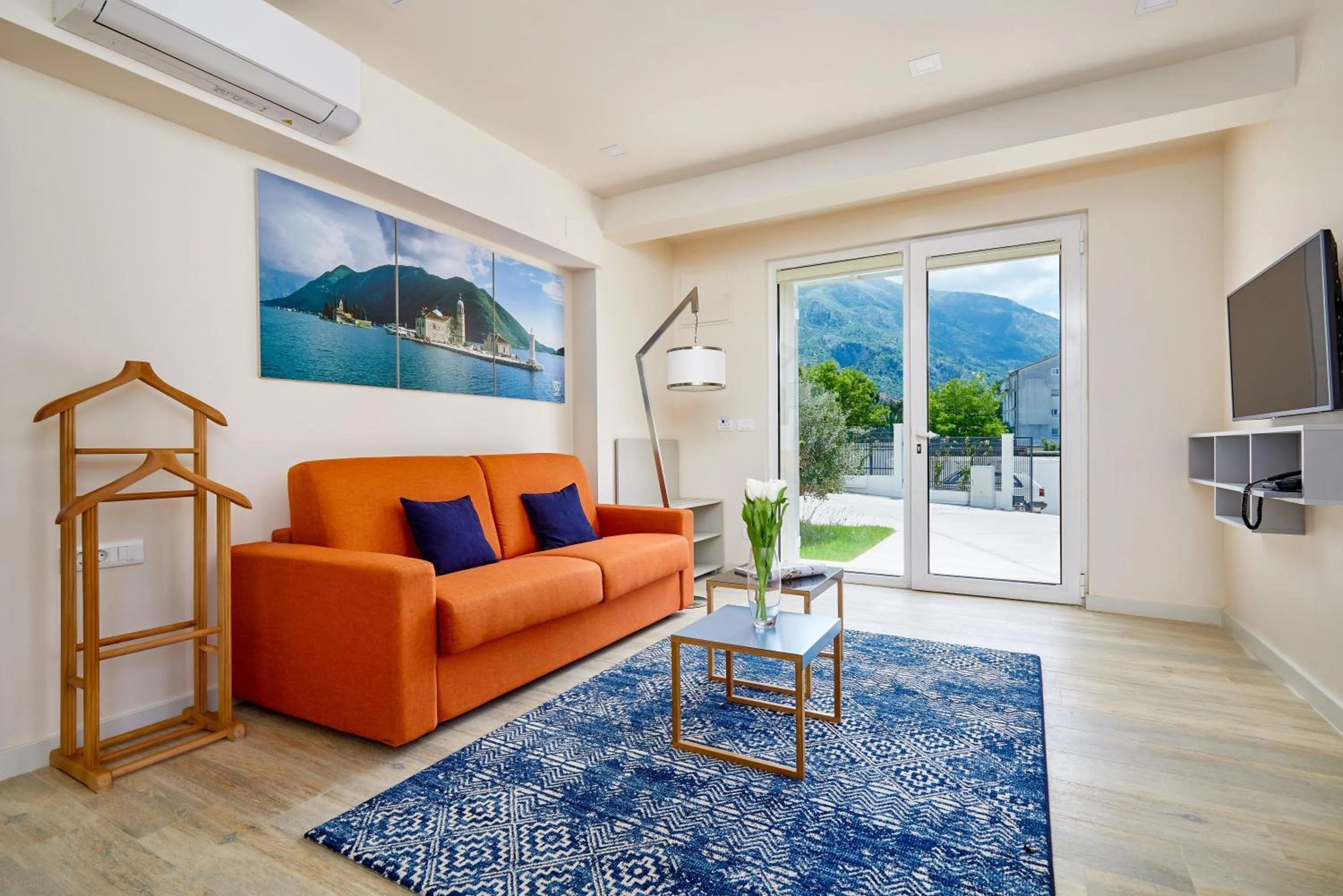 Communal lounge/ TV room in MAISON W